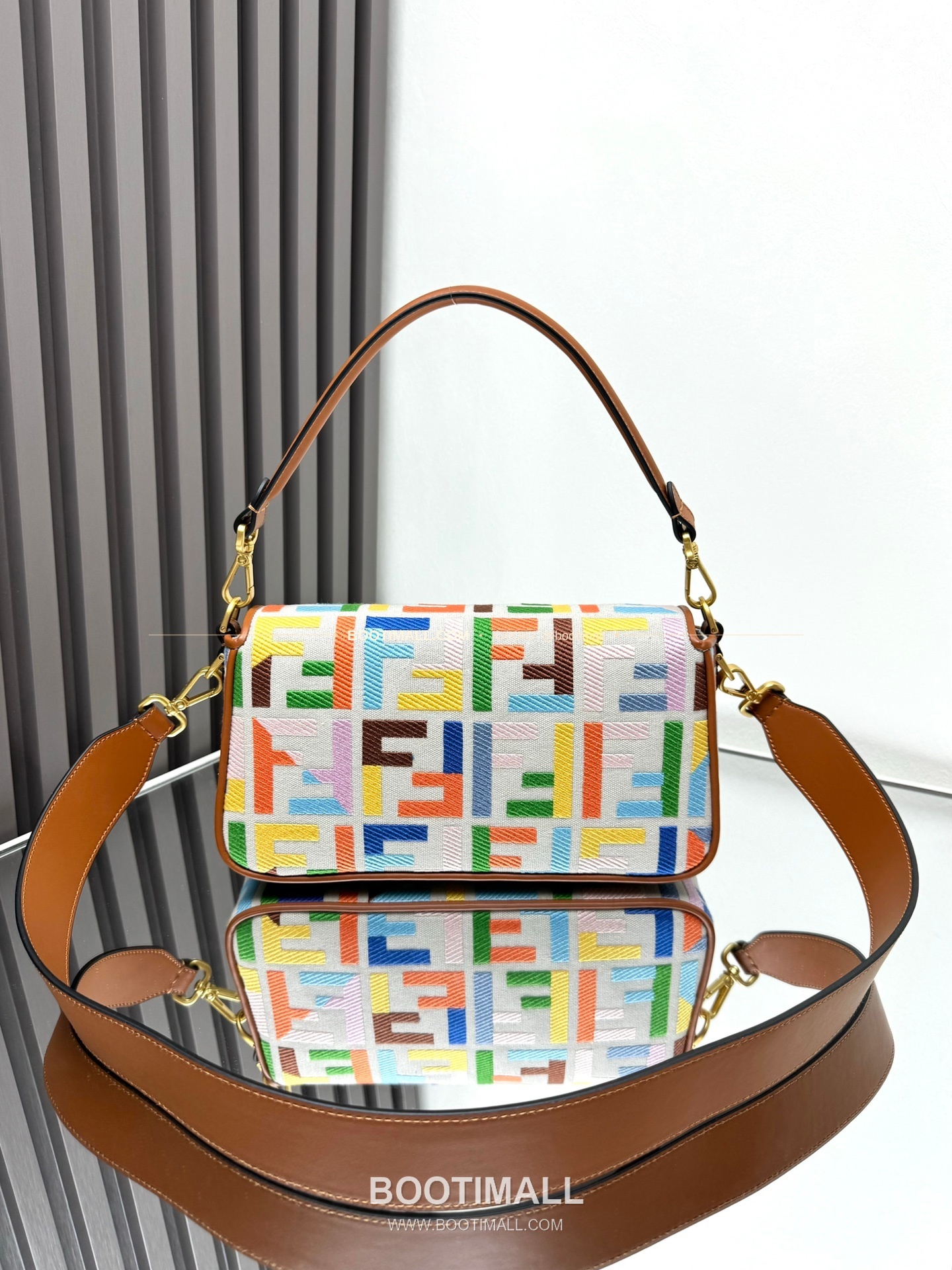 펜디 FF 자수 캔버스 플랩 바게트 숄더백 Fendi FF Embroidered Canvas Flap Baguette Shoulder Bag 0159A 27cm 3