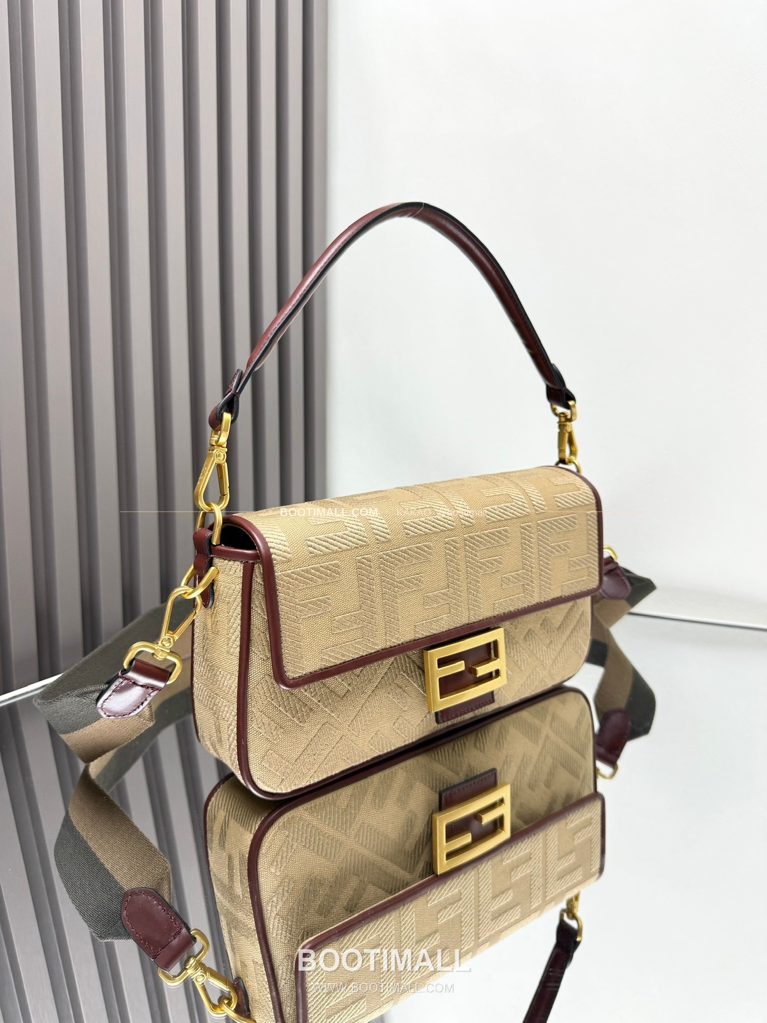 펜디 FF 자수 캔버스 플랩 바게트 숄더백 Fendi FF Embroidered Canvas Flap Baguette Shoulder Bag 0159A 27cm 2