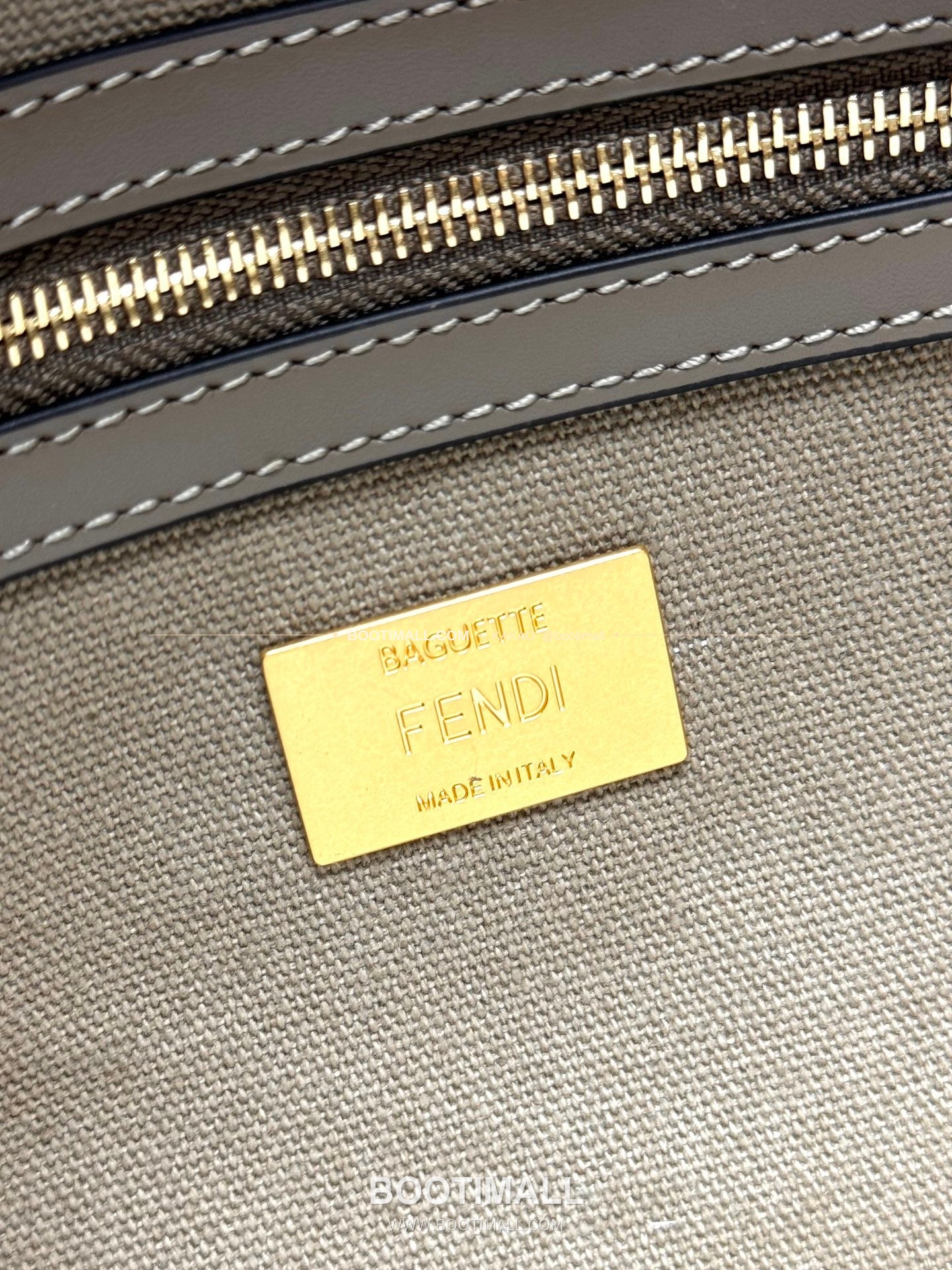 펜디 FF 자수 캔버스 플랩 바게트 숄더백 Fendi FF Embroidered Canvas Flap Baguette Shoulder Bag 0159A 27cm 9