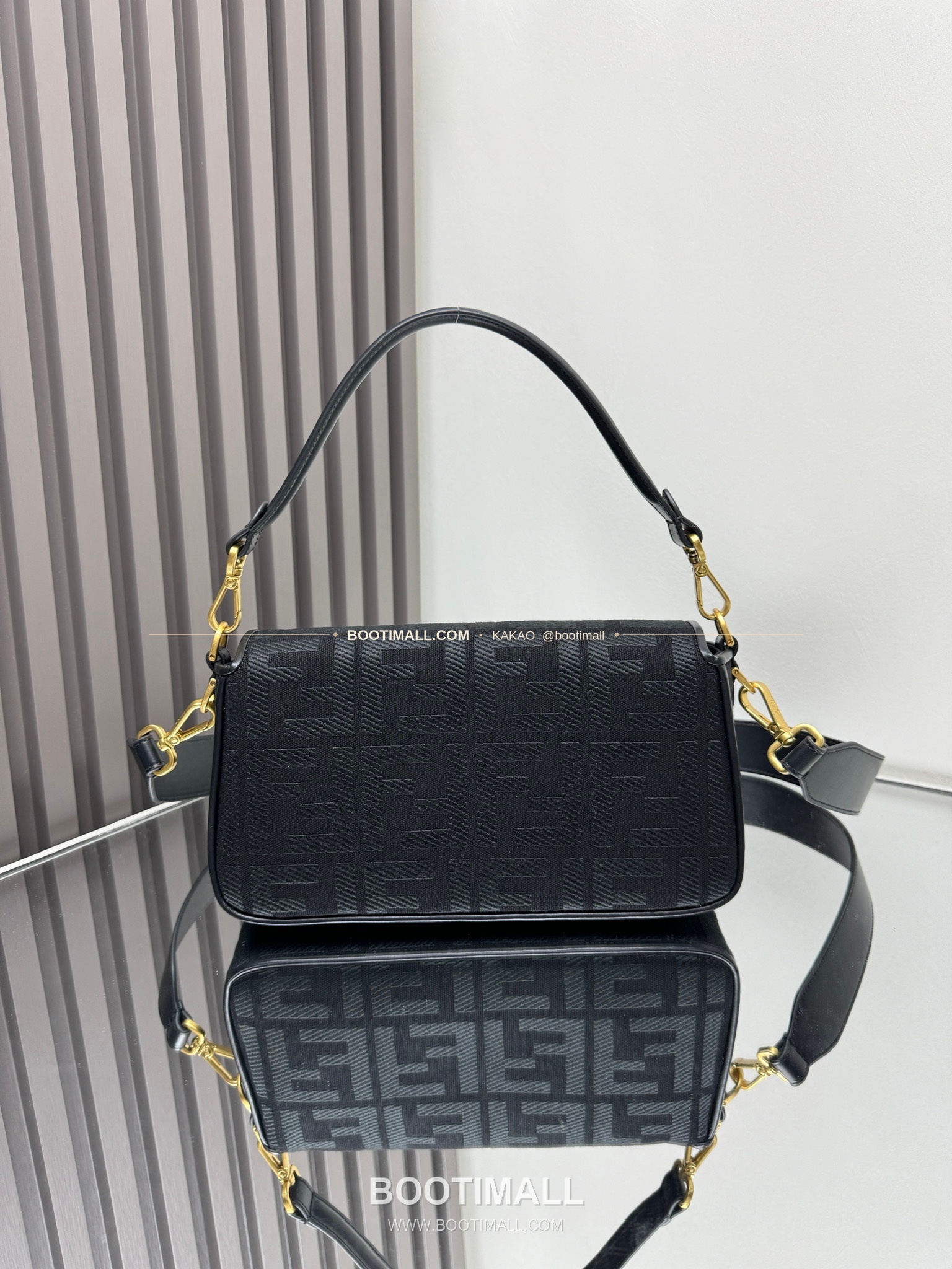 펜디 FF 자수 캔버스 플랩 바게트 숄더백 Fendi FF Embroidered Canvas Flap Baguette Shoulder Bag 0159A 27cm 6