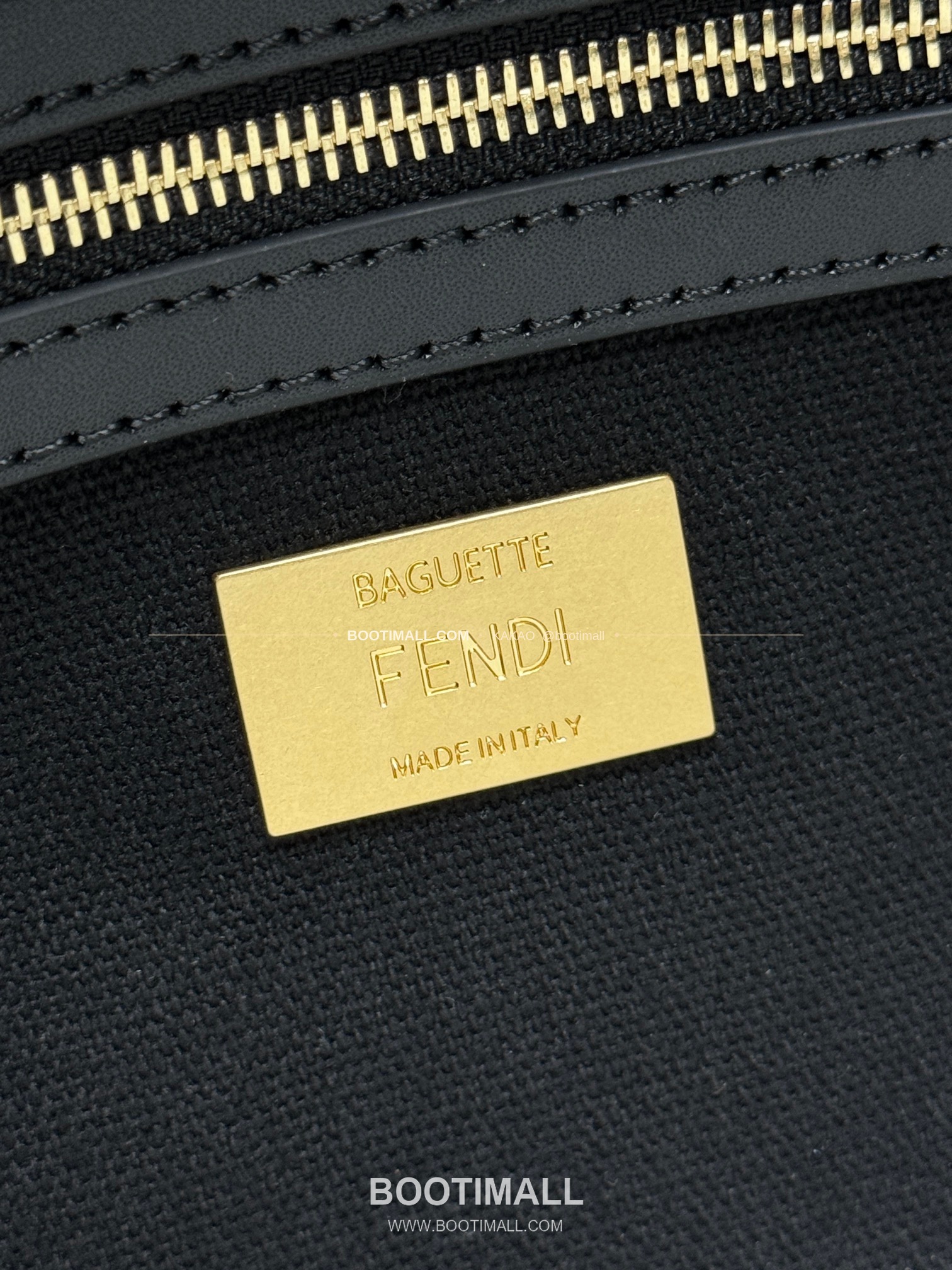 펜디 FF 자수 캔버스 플랩 바게트 숄더백 Fendi FF Embroidered Canvas Flap Baguette Shoulder Bag 0159A 27cm 8