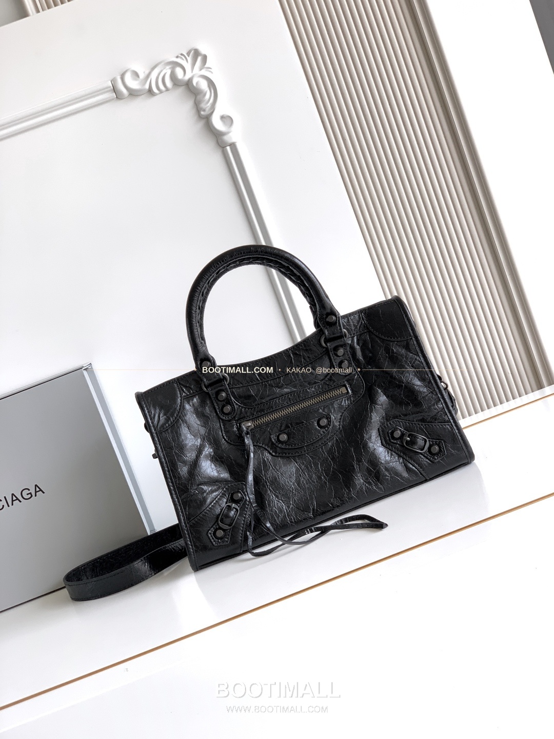 발렌시아가 르시티 레더 태슬 모토 숄더백 Balenciaga Le City Leather Tassel Moto Shoulder Bag 2022 30cm 1