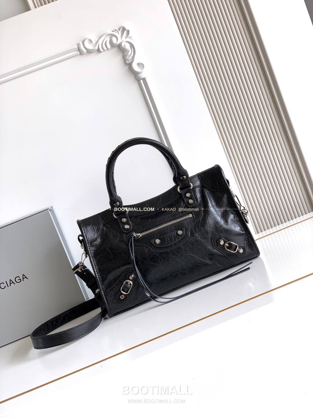 발렌시아가 르시티 레더 태슬 모토 숄더백 Balenciaga Le City Leather Tassel Moto Shoulder Bag 2022 30cm 1