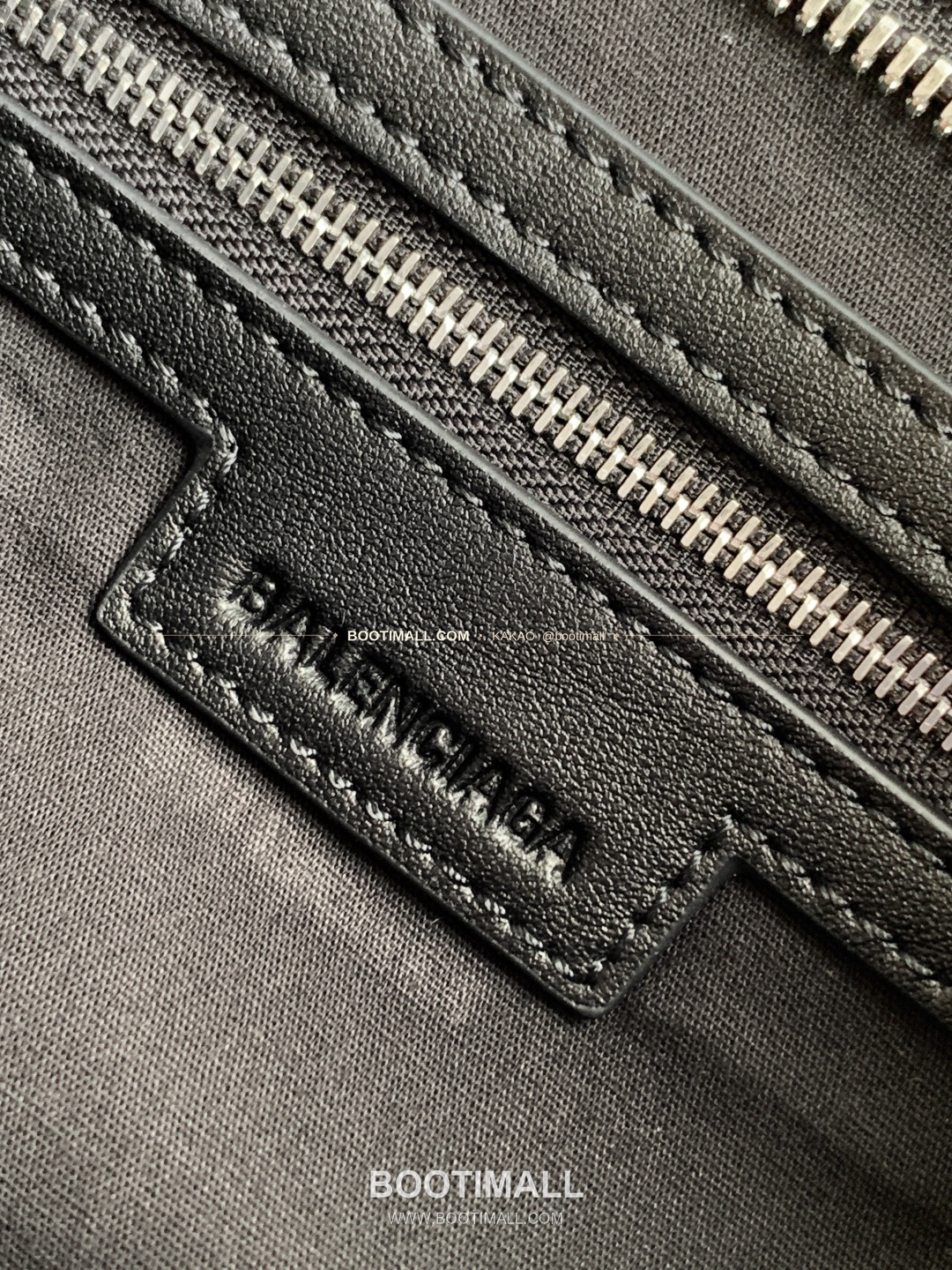 발렌시아가 르시티 레더 태슬 모토 숄더백 Balenciaga Le City Leather Tassel Moto Shoulder Bag 2022 30cm 9