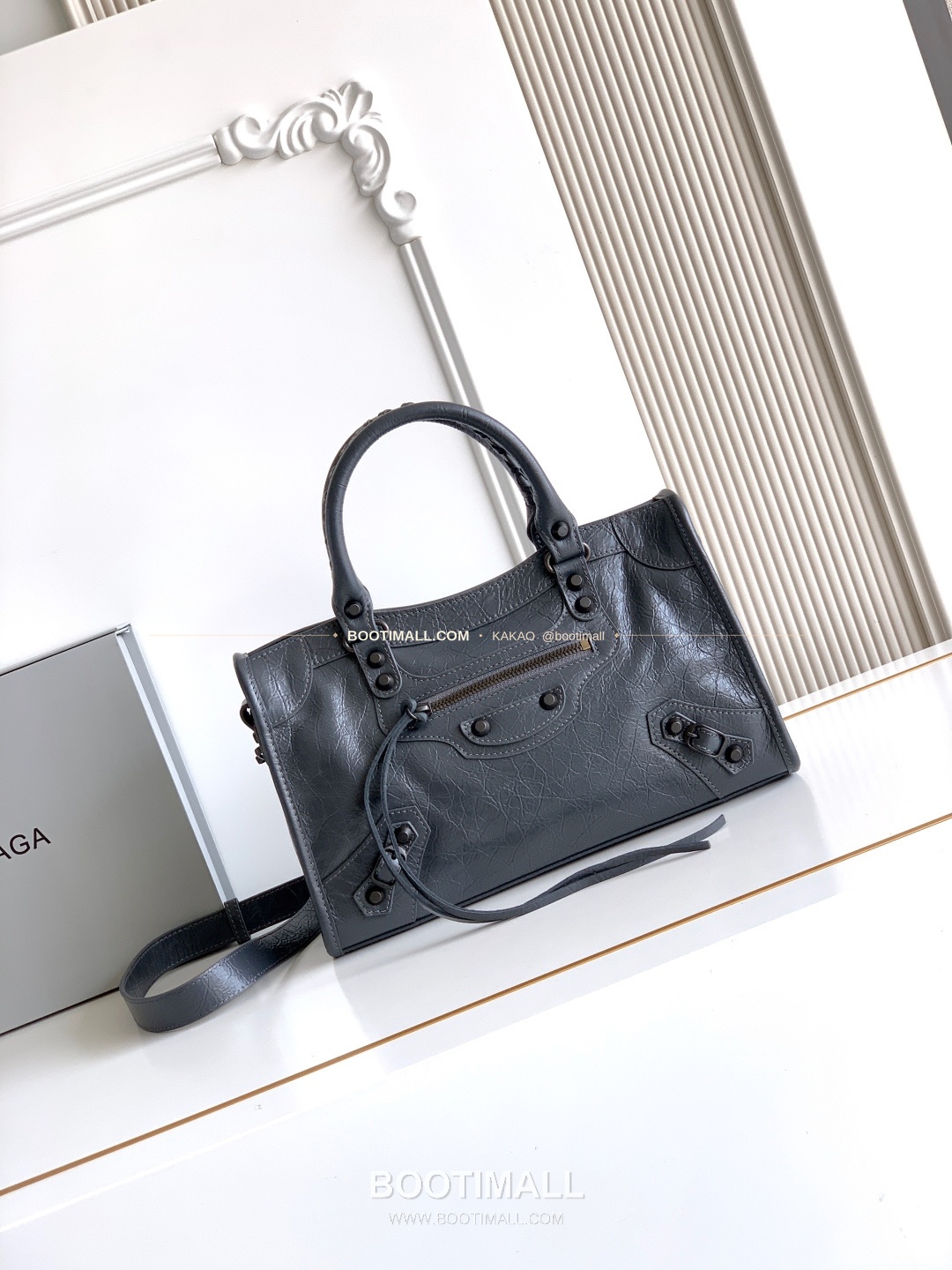 발렌시아가 르시티 레더 태슬 모토 숄더백 Balenciaga Le City Leather Tassel Moto Shoulder Bag 2022 30cm 1