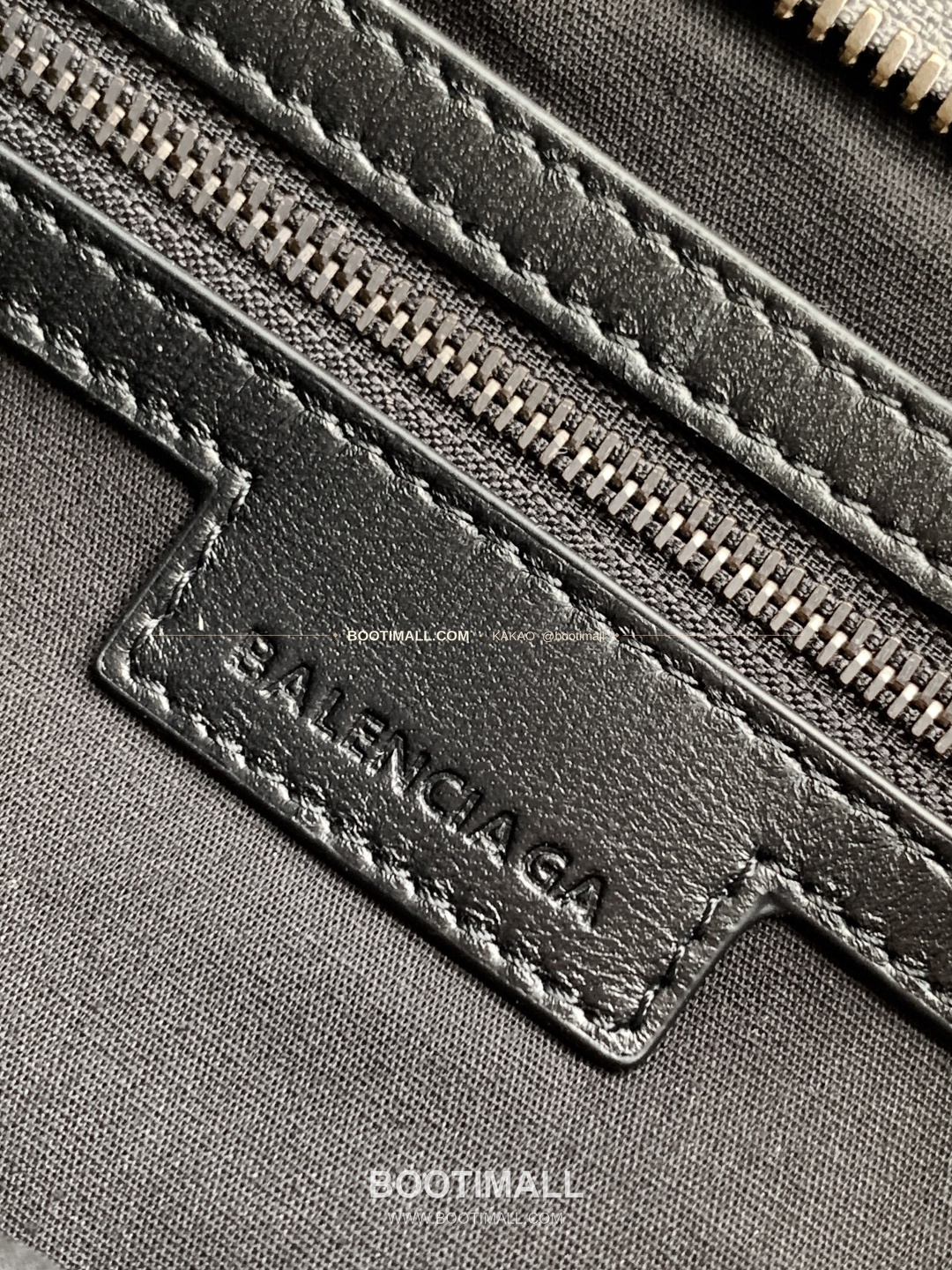 발렌시아가 르시티 레더 태슬 모토 숄더백 Balenciaga Le City Leather Tassel Moto Shoulder Bag 2022 30cm 9
