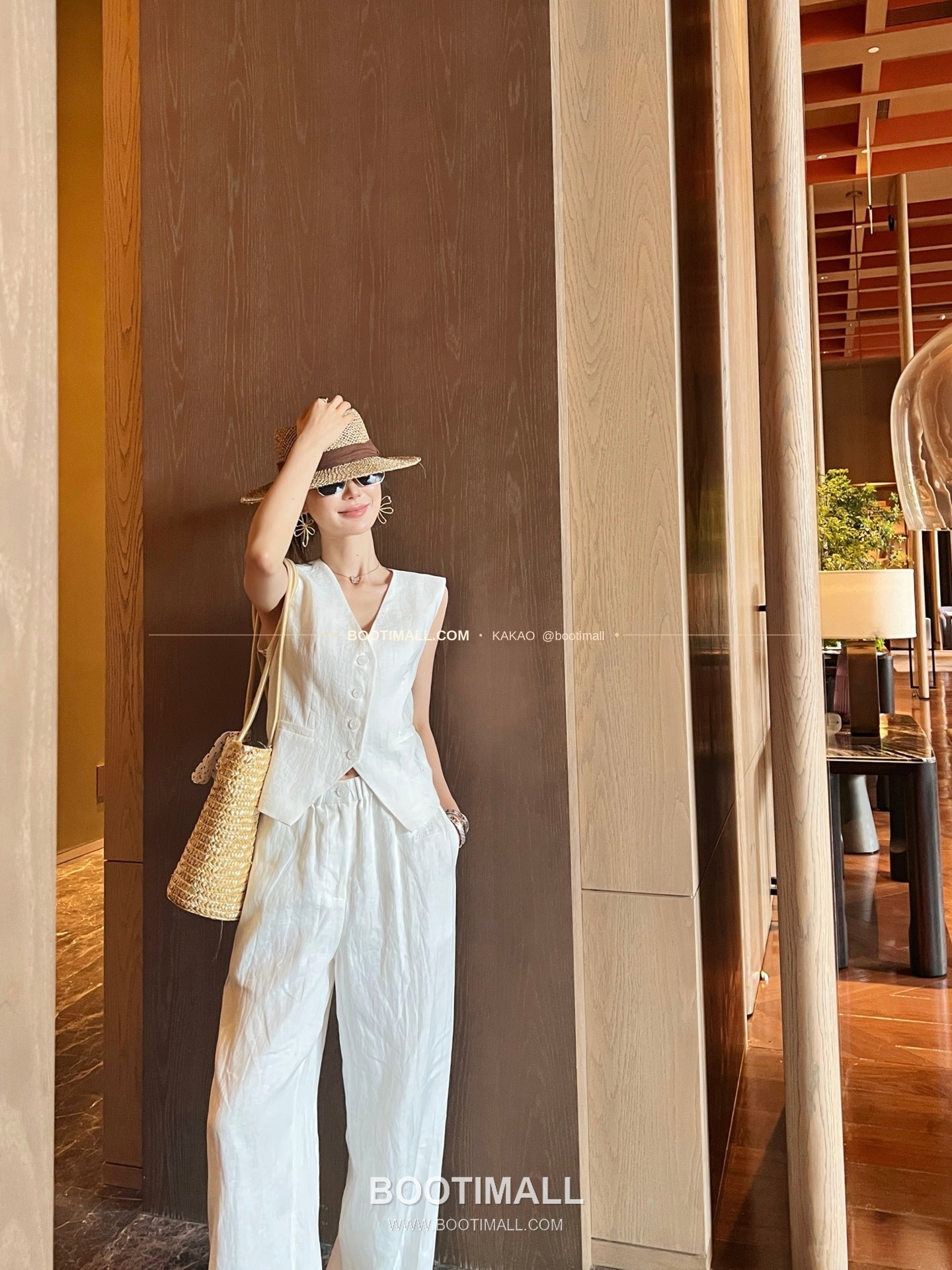 로로피아나 2026SS 코튼린넨 자수 루즈핏 스트레이트 팬츠 Loro Piana 2026 SS Cotton Linen Embroidered Loose Fit Straight Pants 3