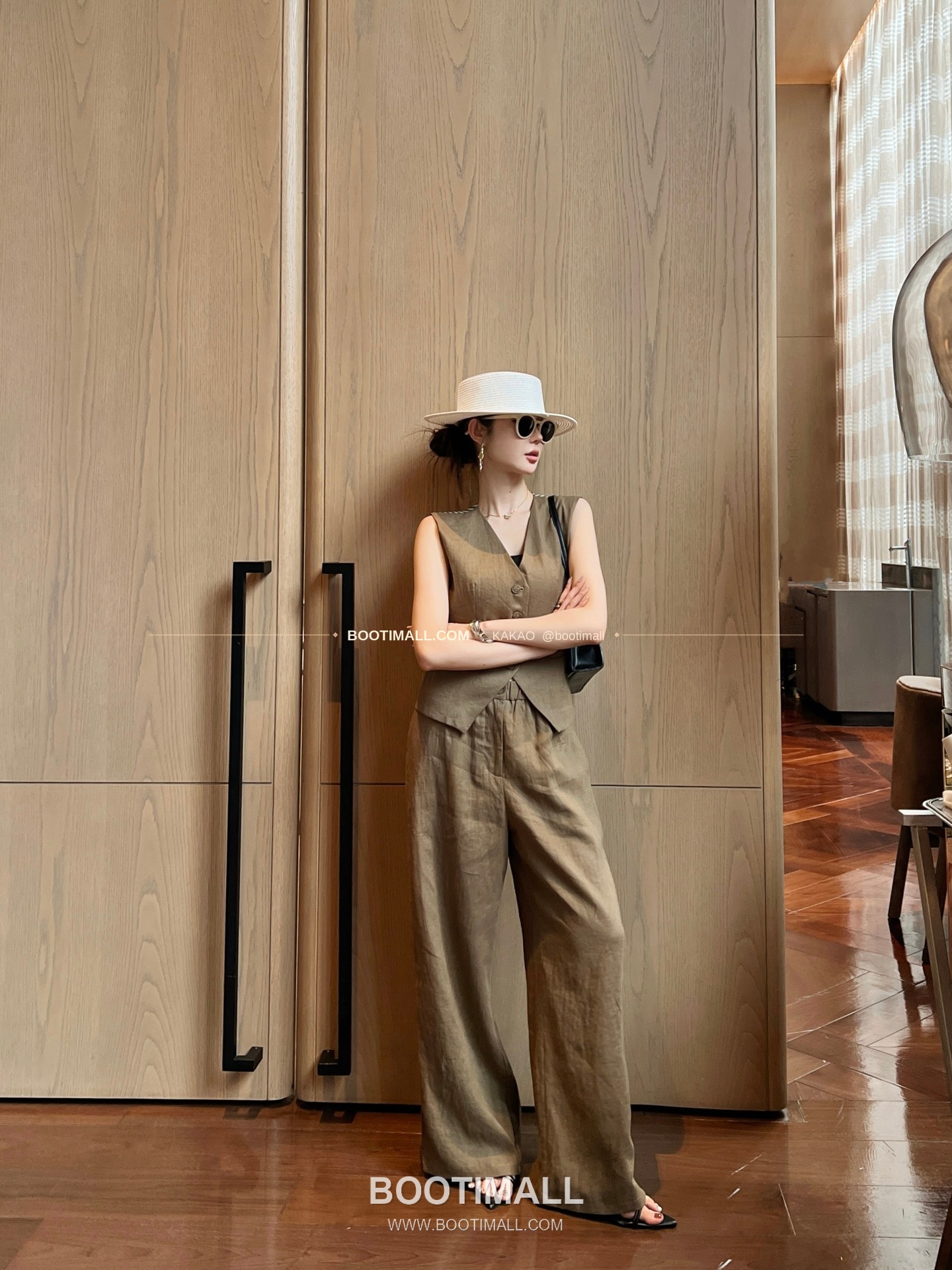 로로피아나 2026SS 코튼린넨 자수 루즈핏 스트레이트 팬츠 Loro Piana 2026 SS Cotton Linen Embroidered Loose Fit Straight Pants 3