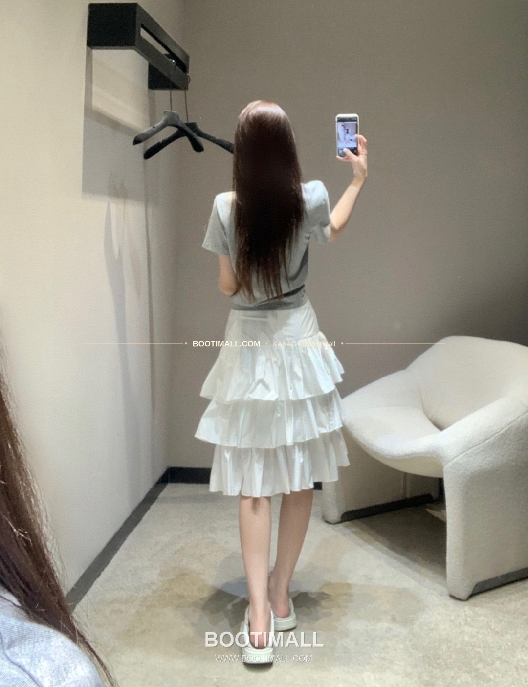 발렌티노 2026SS 티어드 플레어 하이웨이스트 미디 스커트 Valentino 2026 SS Tiered Flare High Waist Midi Skirt 3