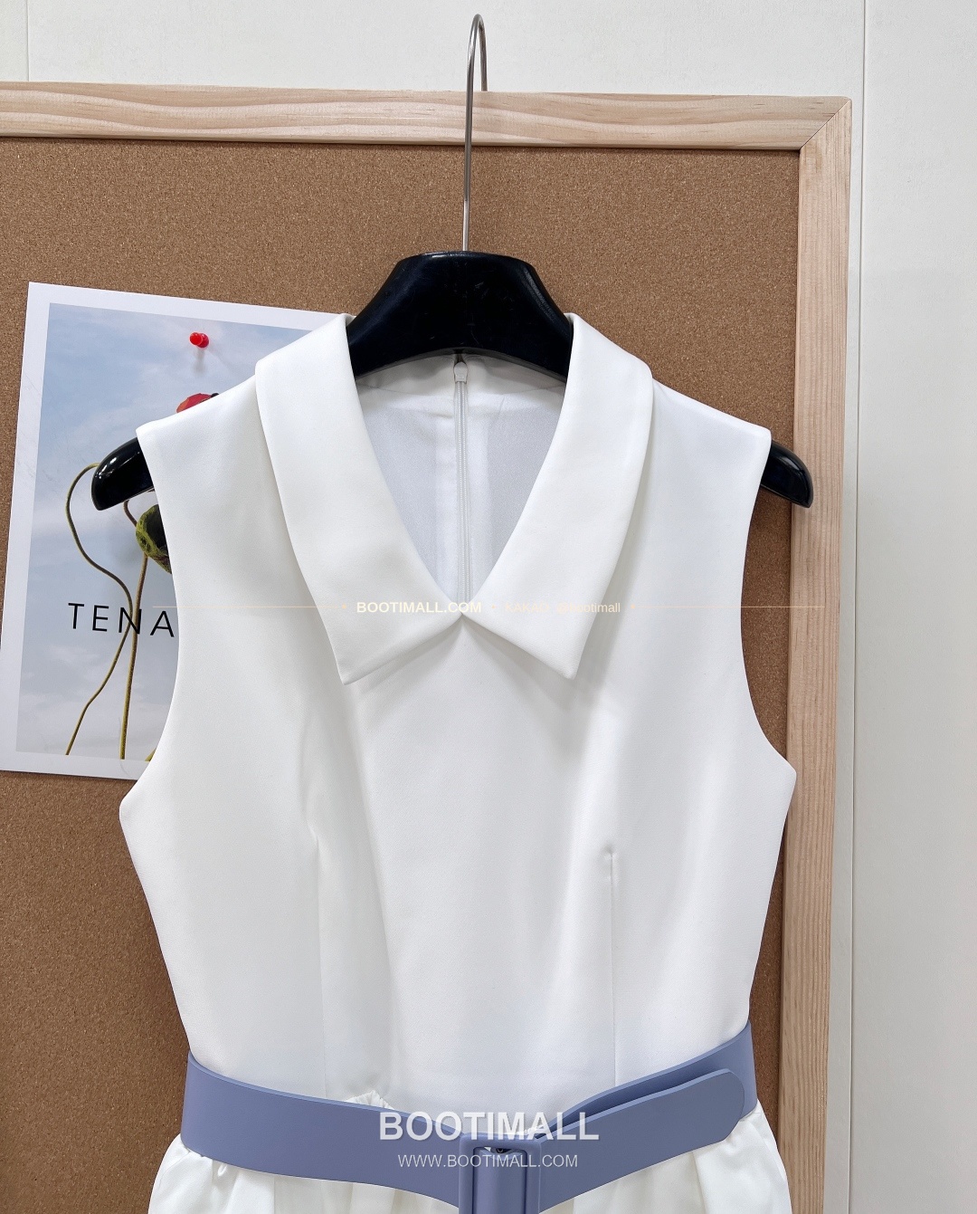 셀린느 2026SS 벨티드 슬리브리스 플레어 미디 원피스 화이트 Celine 2026 SS Belted Sleeveless Flare Midi Dress White 17