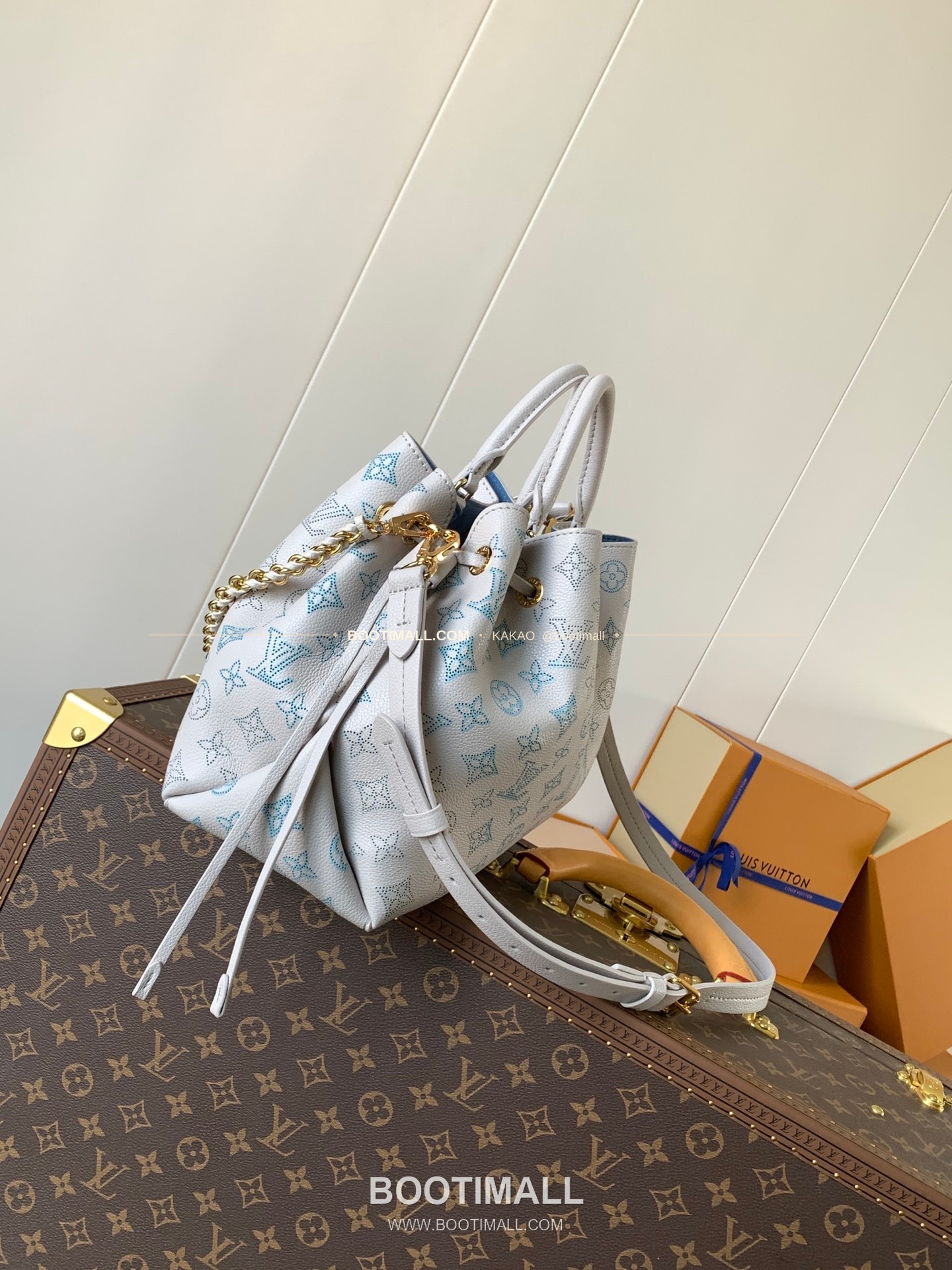 루이비통 벨라 펀칭 레더 그라데이션 토트백 Louis Vuitton Bella Perforated Leather Degrade Tote Bag M12127 32cm 3