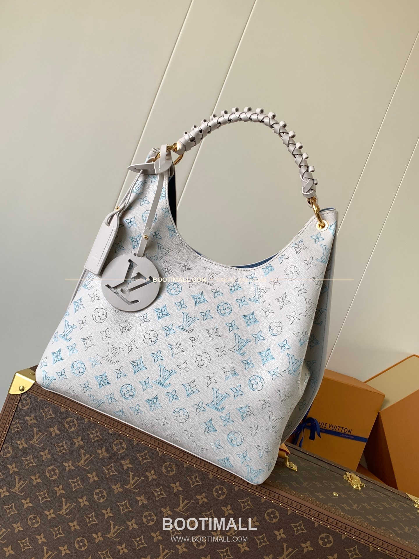 루이비통 마히나 레더 카르멜 그라데이션 토트백 Louis Vuitton Mahina Leather Carmel Degrade Tote Bag M12093 40cm 1