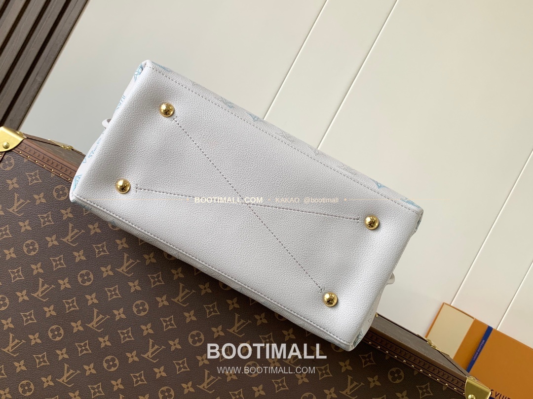 루이비통 마히나 레더 카르멜 그라데이션 토트백 Louis Vuitton Mahina Leather Carmel Degrade Tote Bag M12093 40cm 4