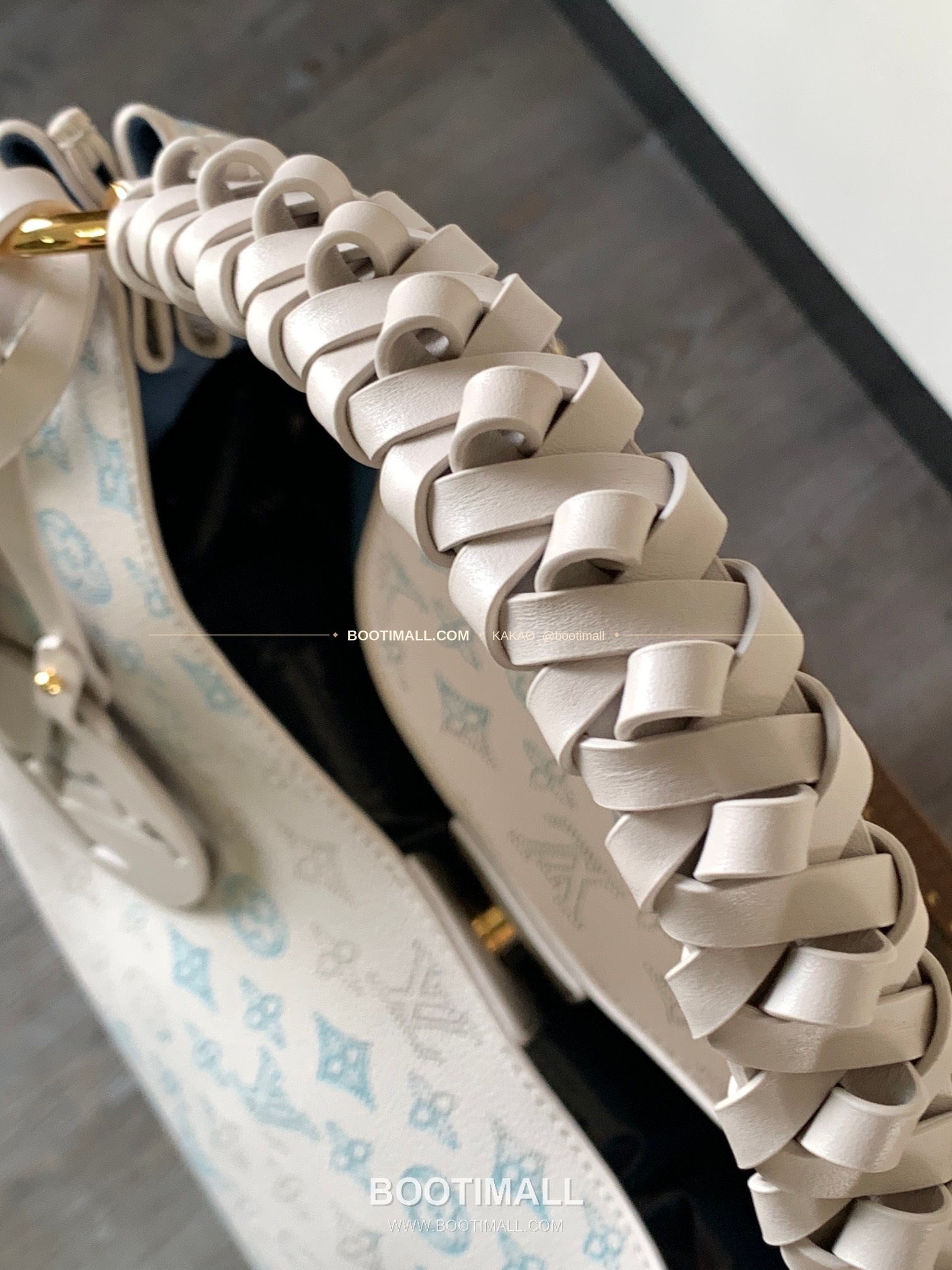루이비통 마히나 레더 카르멜 그라데이션 토트백 Louis Vuitton Mahina Leather Carmel Degrade Tote Bag M12093 40cm 6