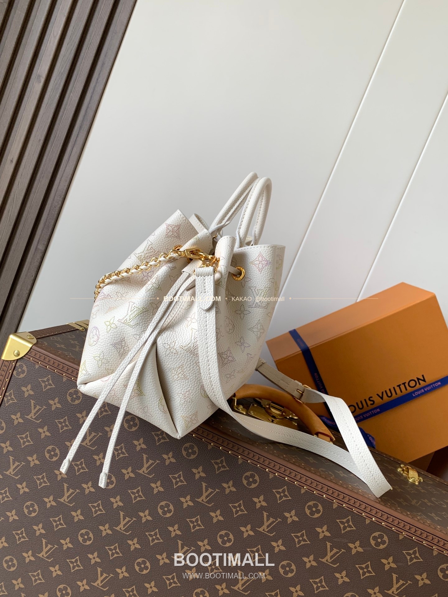 루이비통 벨라 펀칭 레더 그라데이션 토트백 Louis Vuitton Bella Perforated Leather Degrade Tote Bag M15116 32cm 2
