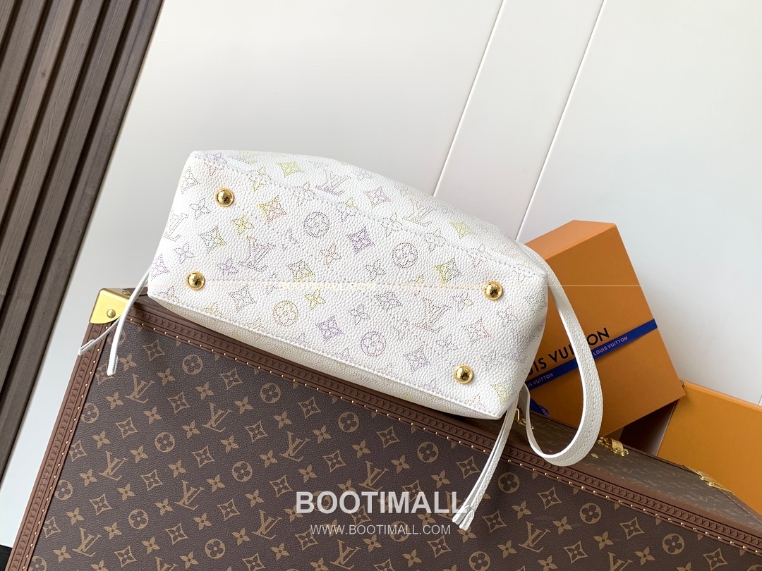 루이비통 벨라 펀칭 레더 그라데이션 토트백 Louis Vuitton Bella Perforated Leather Degrade Tote Bag M15116 32cm 4