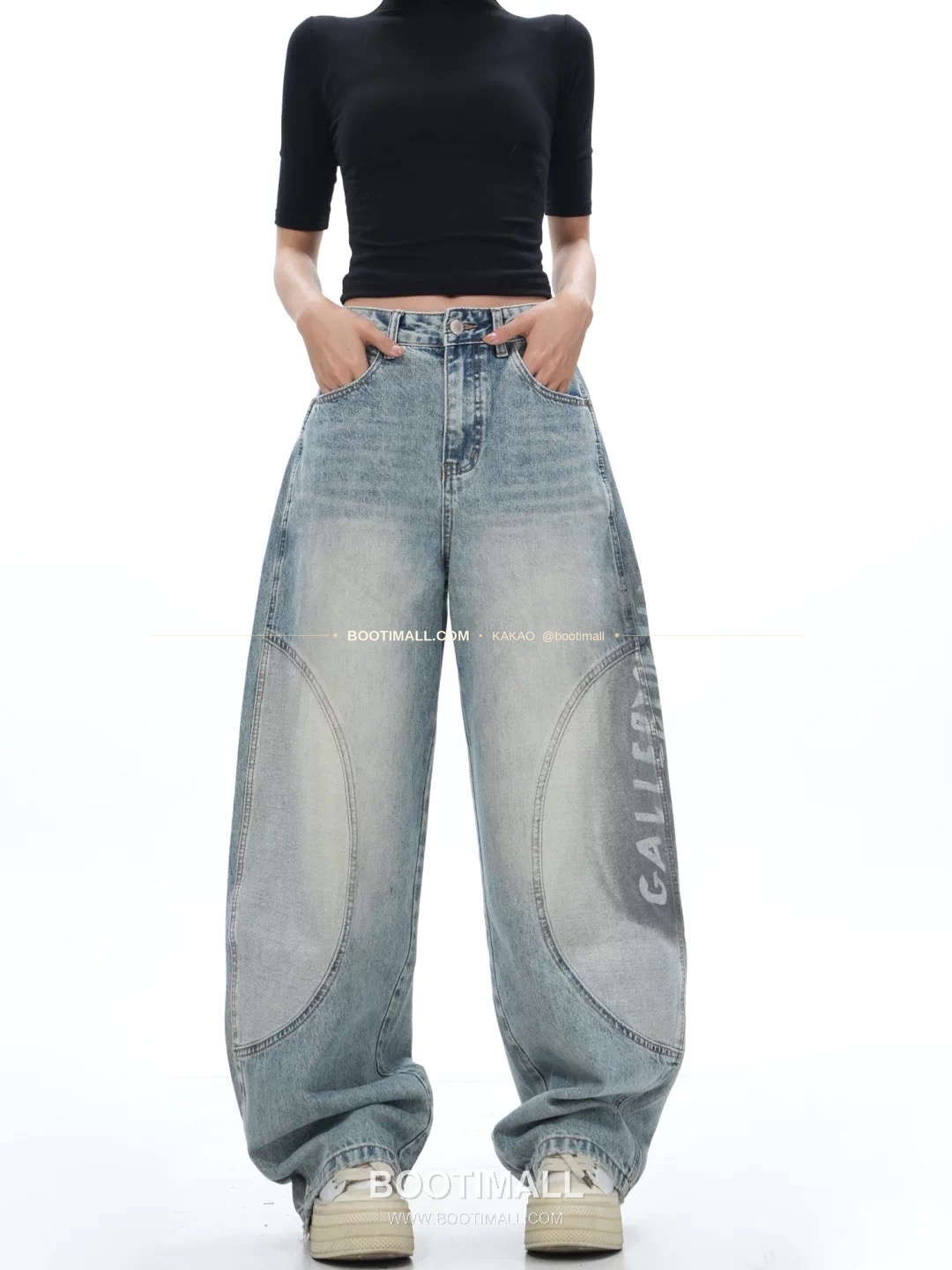 발렌시아가 2026SS 코튼 그래피티 워싱 와이드 커브드 데님 팬츠 Balenciaga 2026 SS Cotton Graffiti Washed Wide Curved Denim Pants 2
