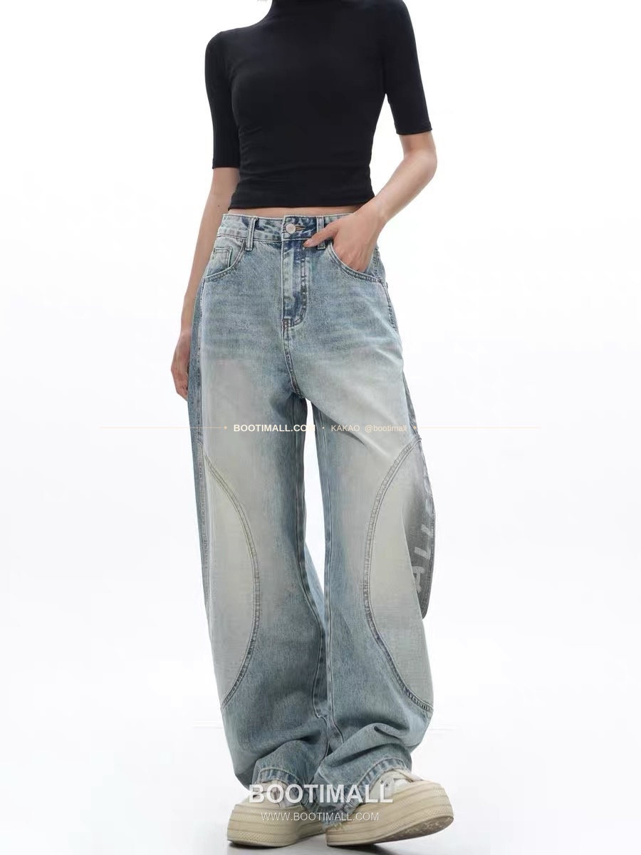 발렌시아가 2026SS 코튼 그래피티 워싱 와이드 커브드 데님 팬츠 Balenciaga 2026 SS Cotton Graffiti Washed Wide Curved Denim Pants 3