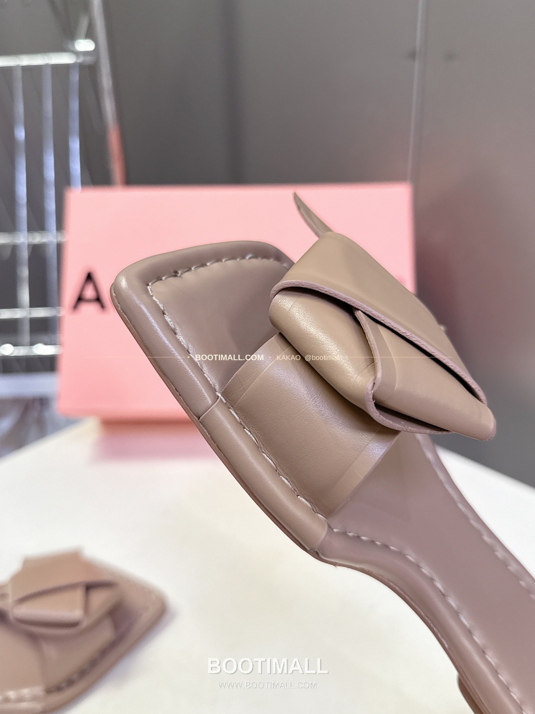 아크네스튜디오 레더 보우 스트랩 스퀘어토 플랫 슬리퍼 Acne Studios Leather Bow Strap Square Toe Flat Sandals 7