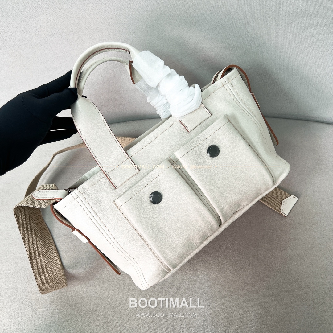 프라다 2026 Route 레더 로고 화이트 토트백 Prada 2026 Route Leather Logo White Tote Bag 1BG660 28cm 4