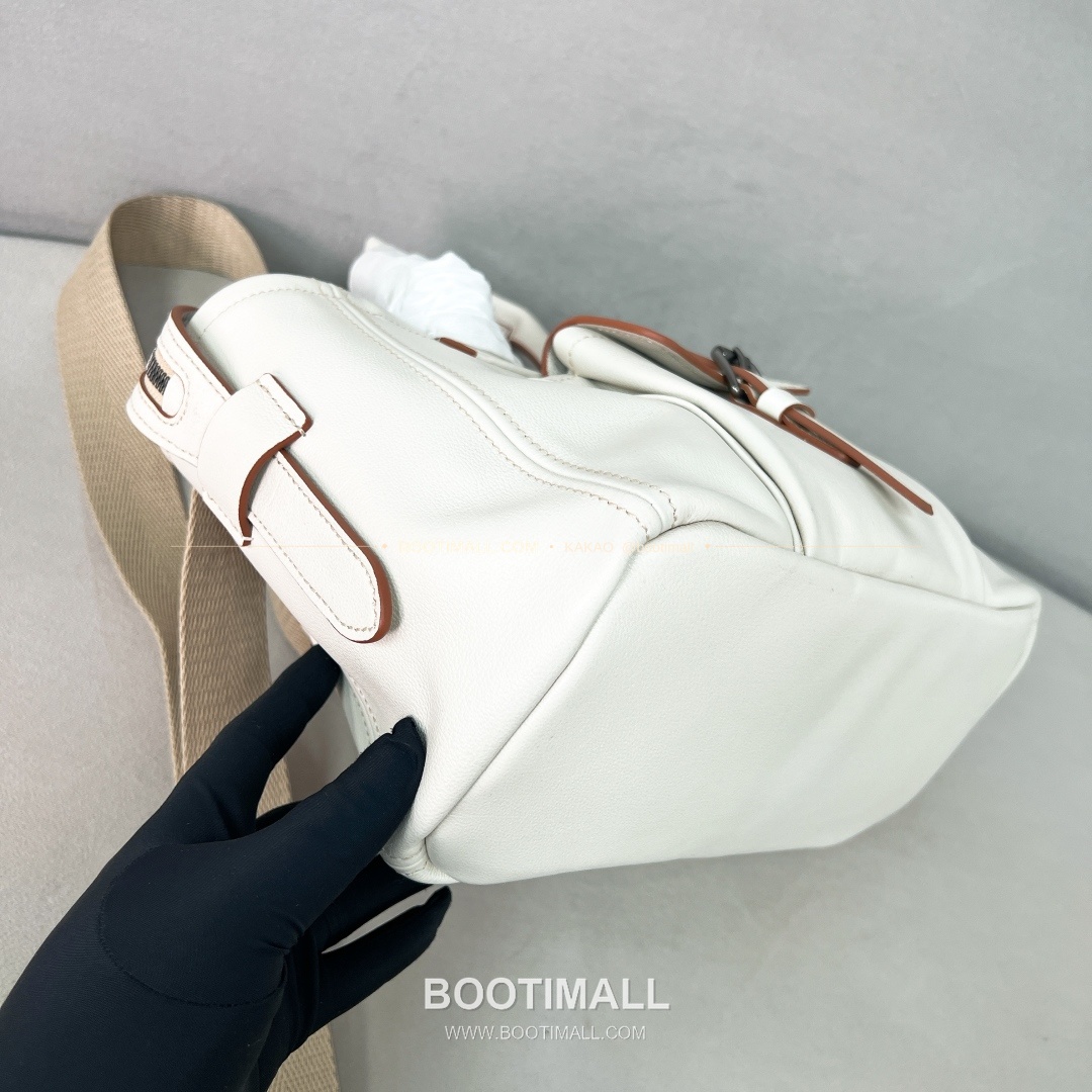 프라다 2026 Route 레더 로고 화이트 토트백 Prada 2026 Route Leather Logo White Tote Bag 1BG660 28cm 7