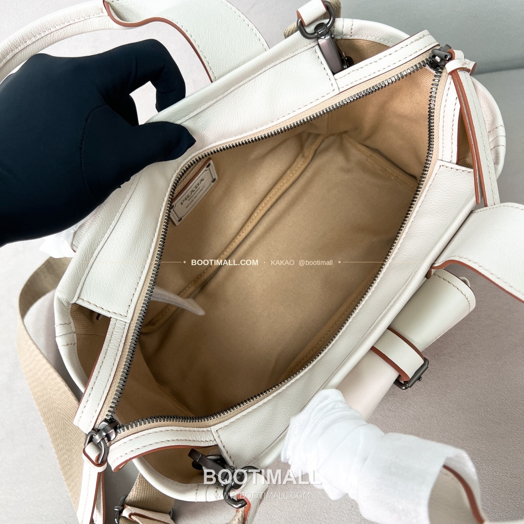 프라다 2026 Route 레더 로고 화이트 토트백 Prada 2026 Route Leather Logo White Tote Bag 1BG660 28cm 8
