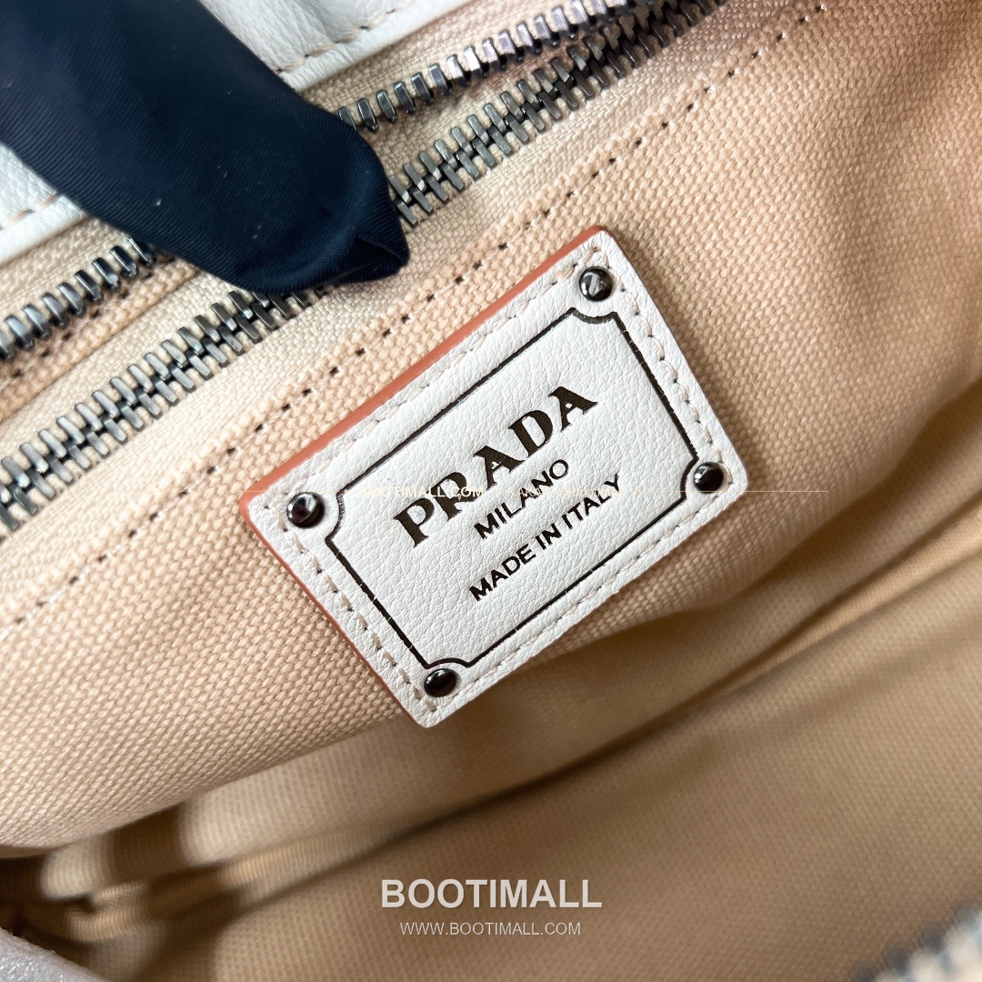 프라다 2026 Route 레더 로고 화이트 토트백 Prada 2026 Route Leather Logo White Tote Bag 1BG660 28cm 9