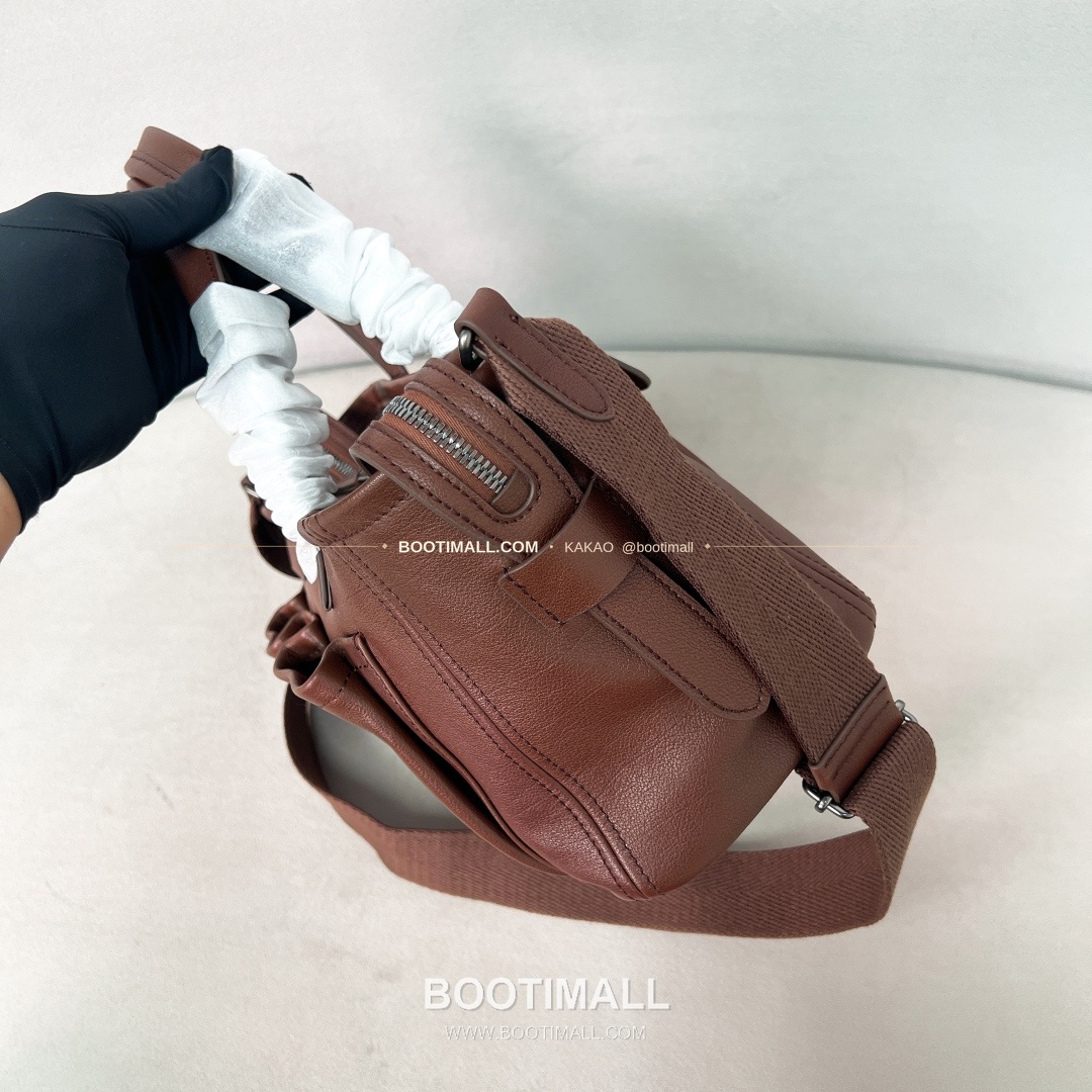 프라다 2026 Route 레더 로고 브라운 토트백 Prada 2026 Route Leather Logo White Tote Bag 1BG660 28cm 3