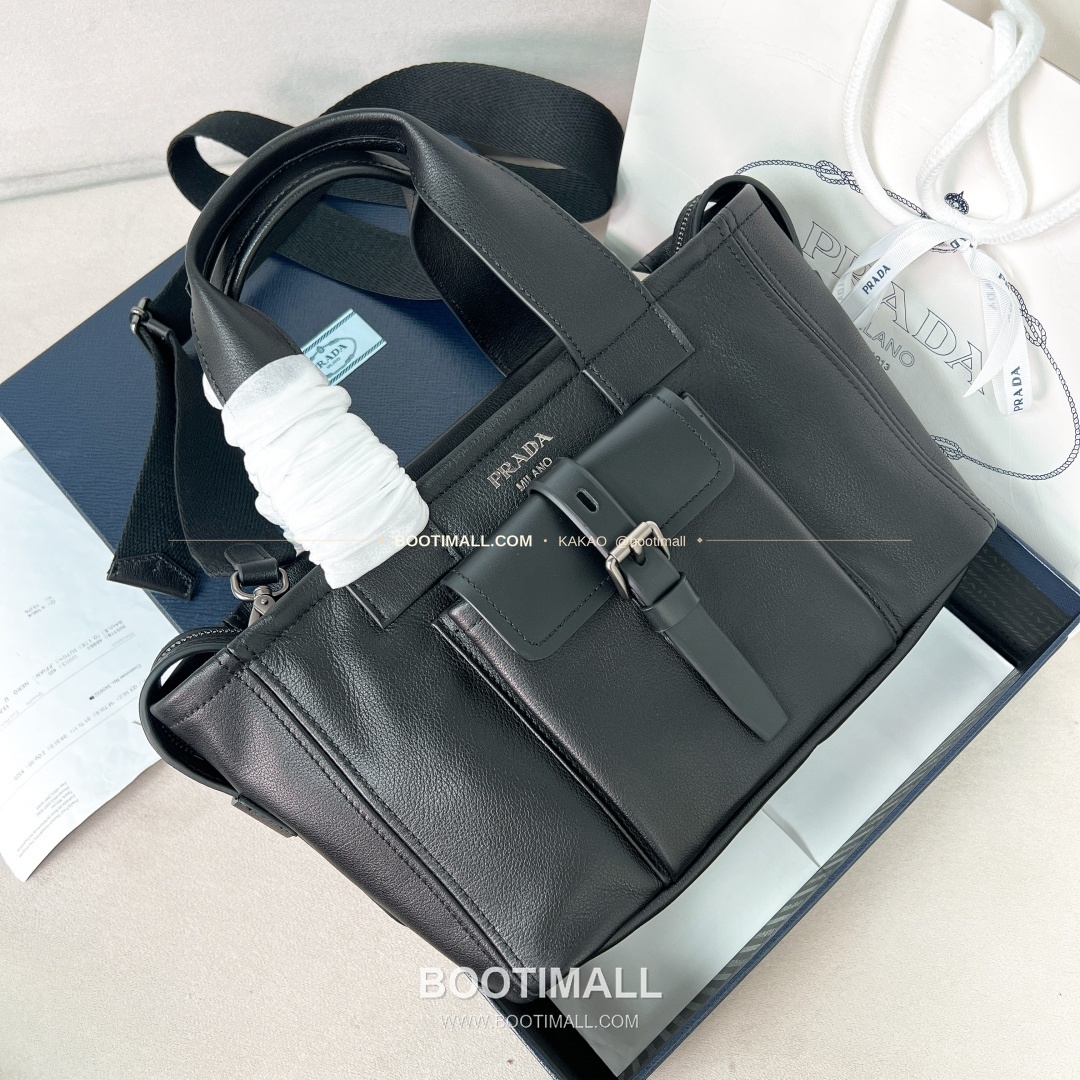 프라다 2026 Route 레더 로고 블랙 토트백 Prada 2026 Route Leather Logo White Tote Bag 1BG660 28cm 1