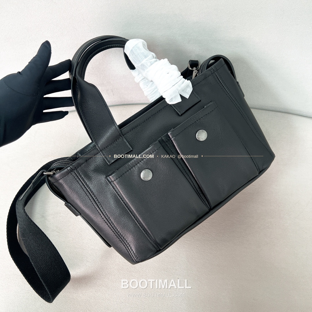 프라다 2026 Route 레더 로고 블랙 토트백 Prada 2026 Route Leather Logo White Tote Bag 1BG660 28cm 4