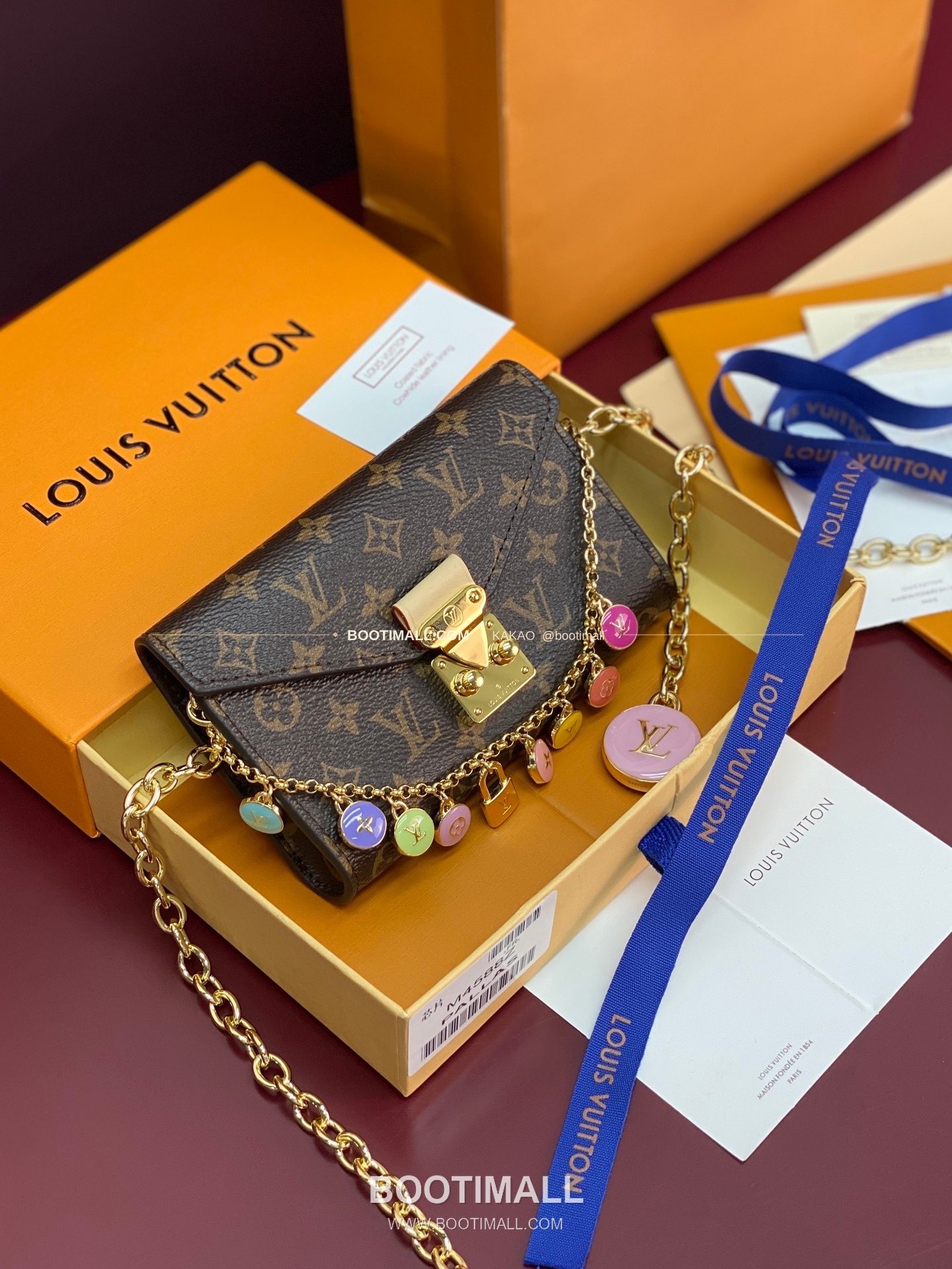 루이비통 Pouch Metis 모노그램 플라워 참 체인 벨트백 Louis Vuitton Pouch Metis Monogram Flower Charm Chain Belt Bag M4588Z 13.5cm 1