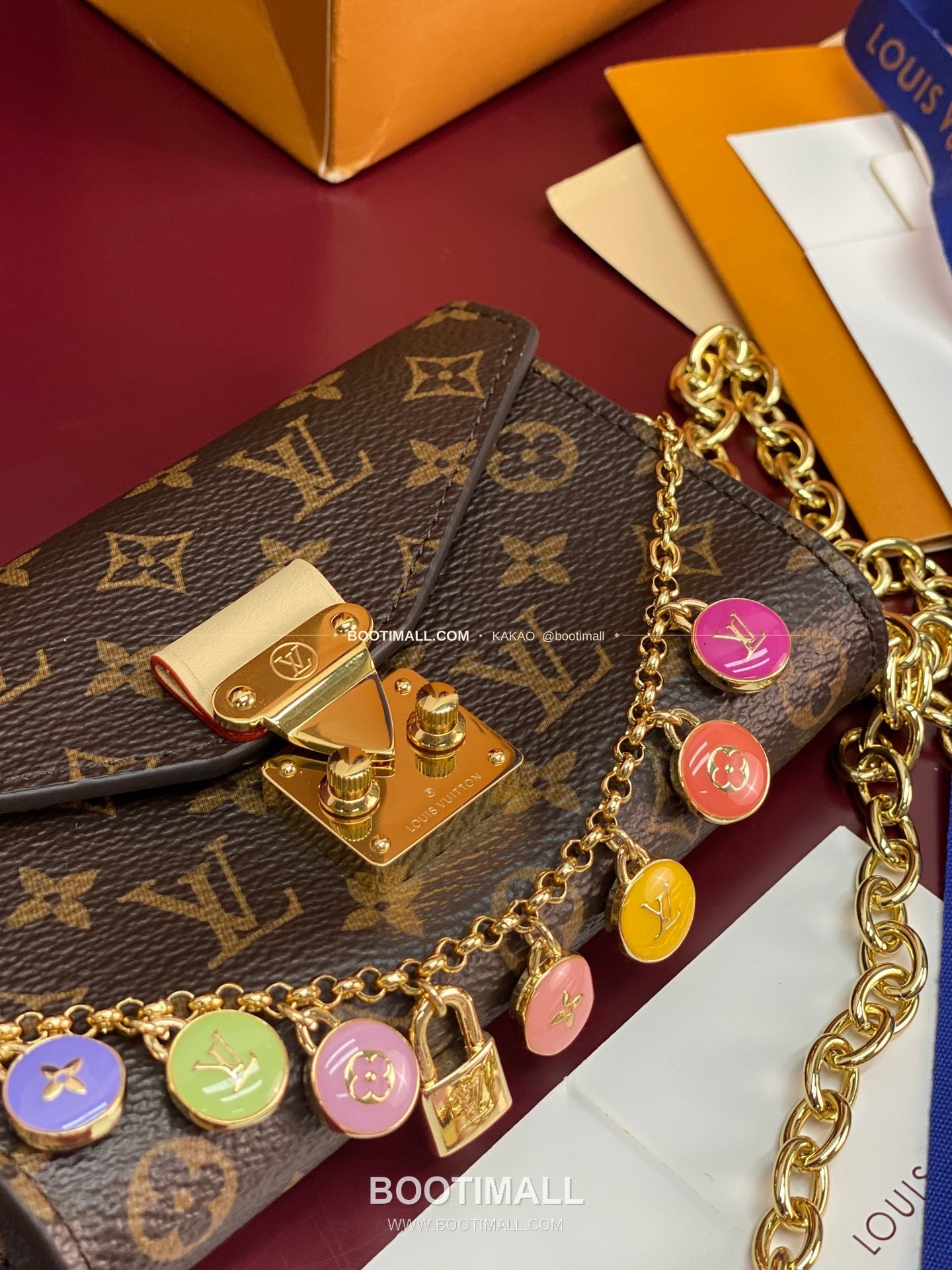 루이비통 Pouch Metis 모노그램 플라워 참 체인 벨트백 Louis Vuitton Pouch Metis Monogram Flower Charm Chain Belt Bag M4588Z 13.5cm 4