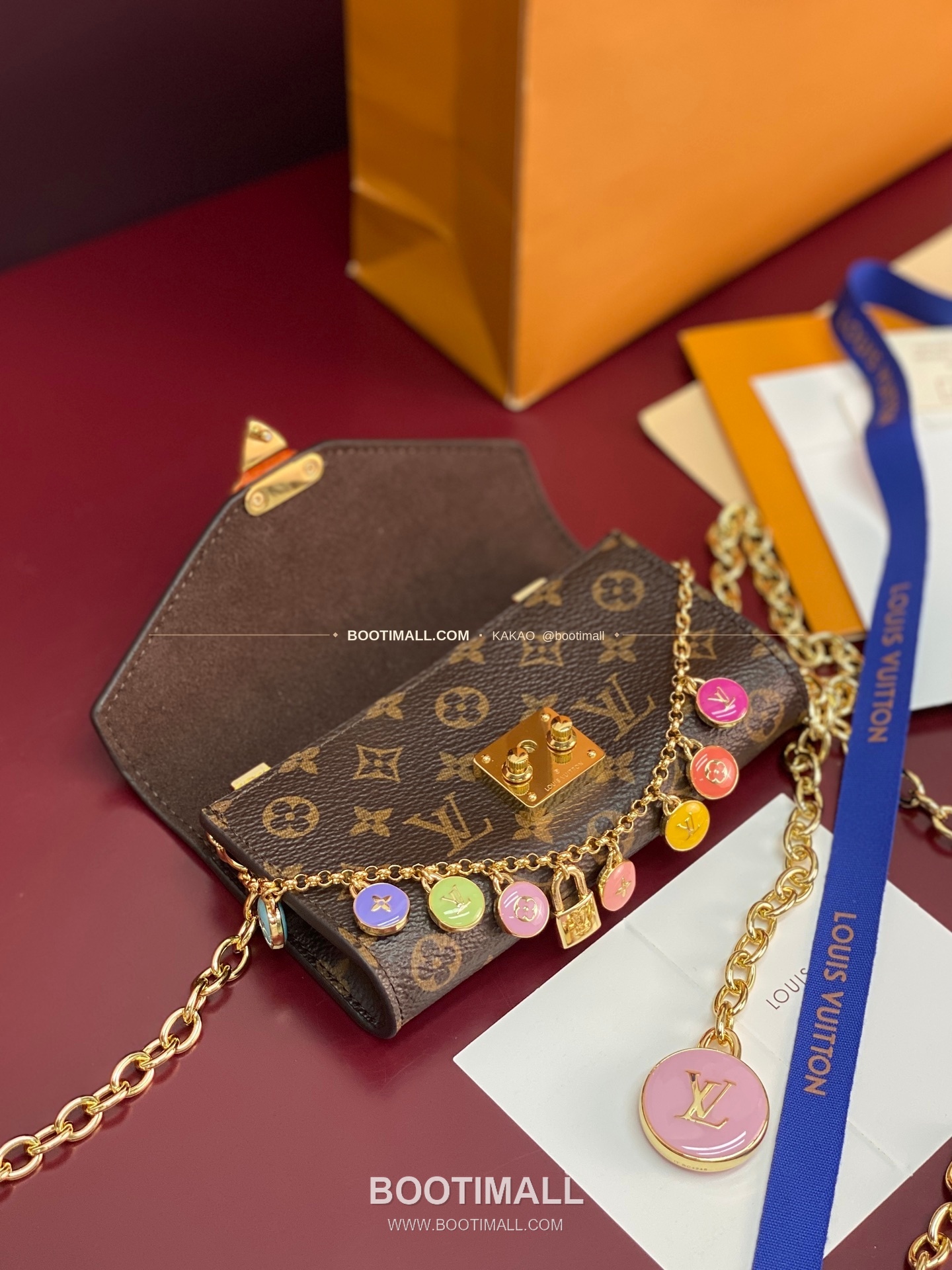 루이비통 Pouch Metis 모노그램 플라워 참 체인 벨트백 Louis Vuitton Pouch Metis Monogram Flower Charm Chain Belt Bag M4588Z 13.5cm 5