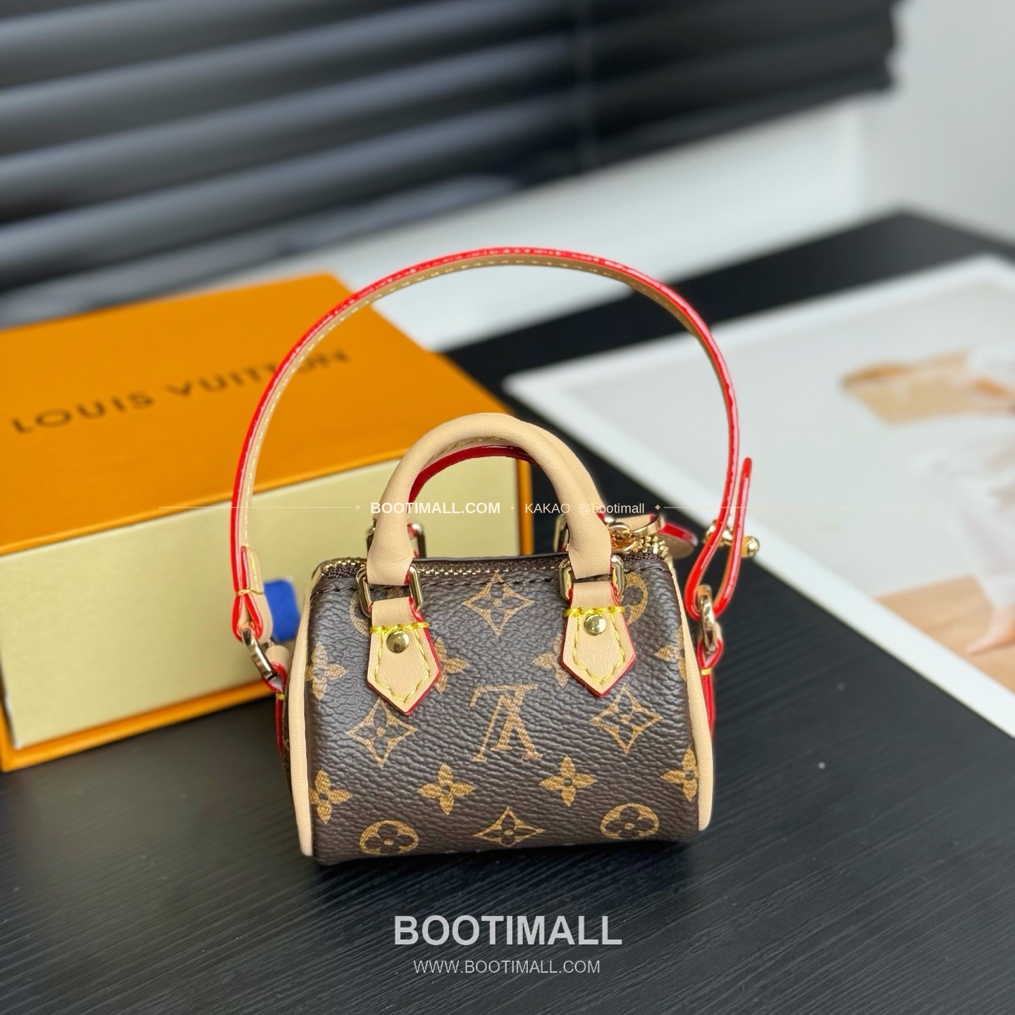 루이비통 Speedy 모노그램 미니 레더 체인 참 Louis Vuitton Speedy Monogram Mini Leather Chain Charm M01882 4