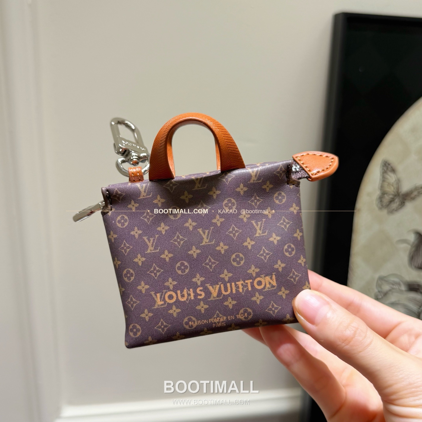 루이비통 Mini Shopper 레더 로고 체인 참 Louis Vuitton Mini Shopper Leather Logo Chain Charm M02699 9cm 4