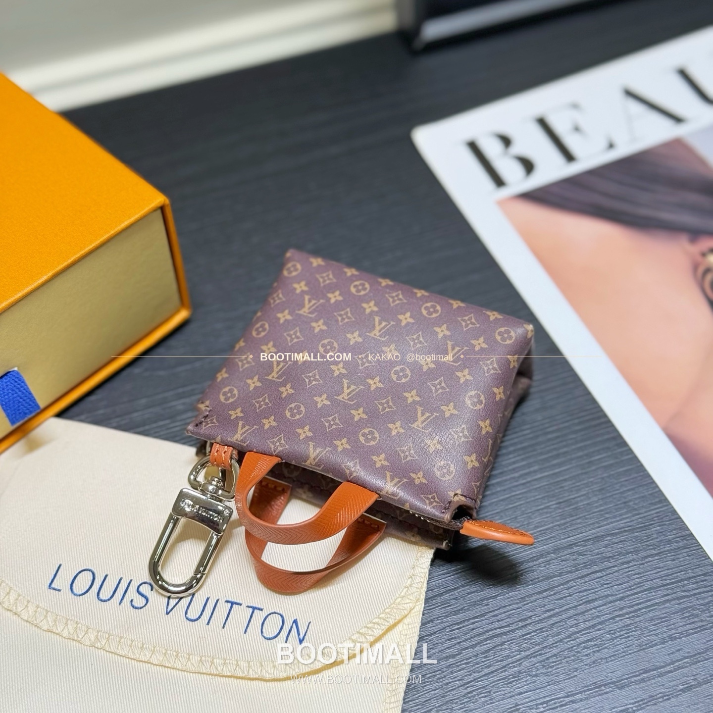 루이비통 Mini Shopper 레더 로고 체인 참 Louis Vuitton Mini Shopper Leather Logo Chain Charm M02699 9cm 6