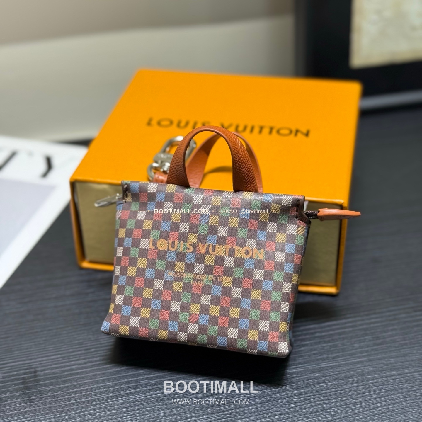 루이비통 Mini Shopper 레더 로고 체인 참 Louis Vuitton Mini Shopper Leather Logo Chain Charm M02699 9cm 3