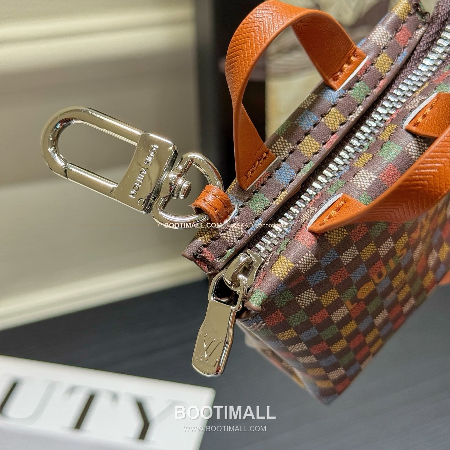 루이비통 Mini Shopper 레더 로고 체인 참 Louis Vuitton Mini Shopper Leather Logo Chain Charm M02699 9cm 9