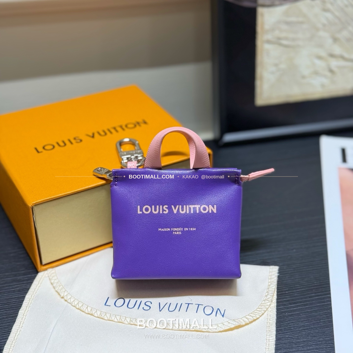루이비통 Mini Shopper 레더 로고 체인 참 Louis Vuitton Mini Shopper Leather Logo Chain Charm M02699 9cm 2