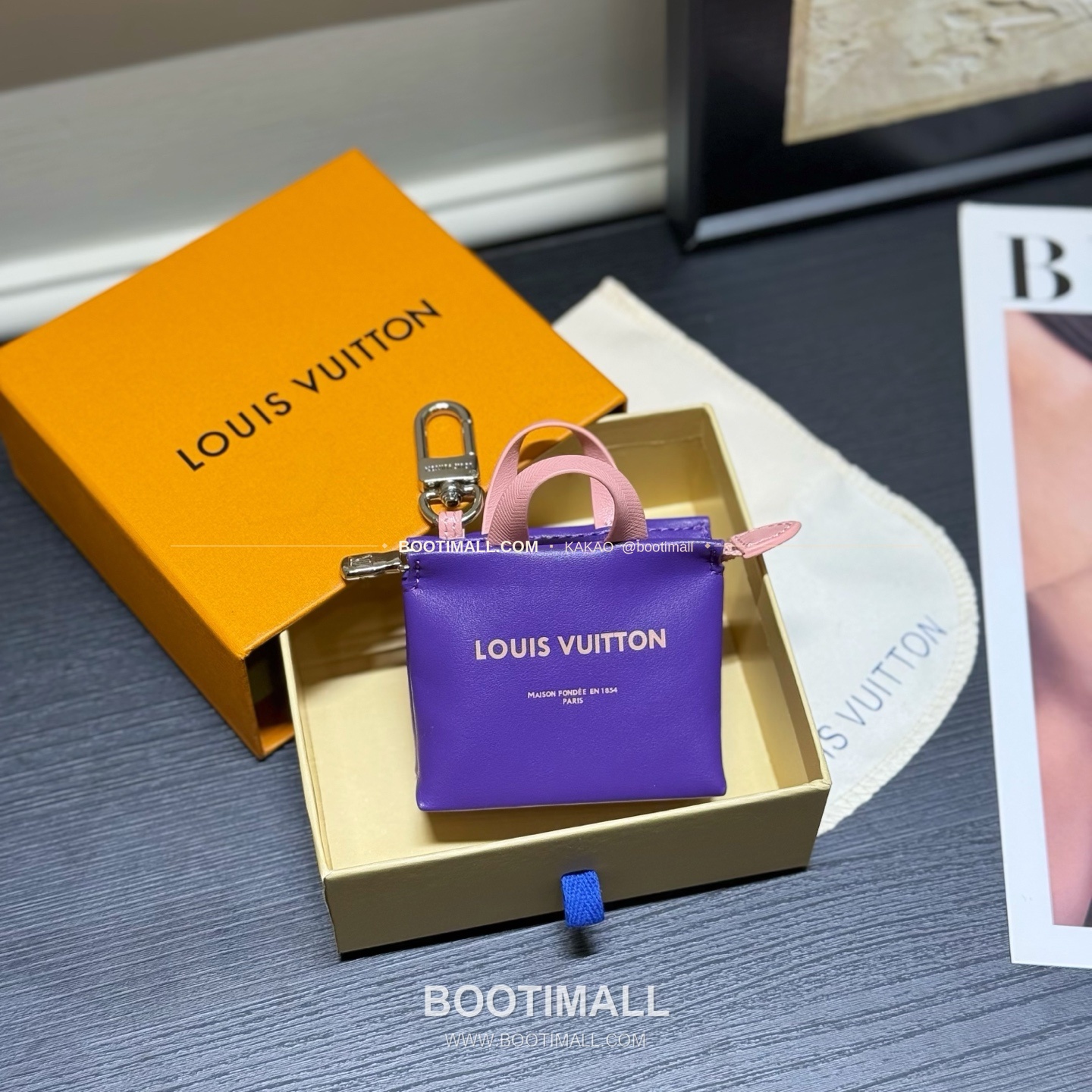 루이비통 Mini Shopper 레더 로고 체인 참 Louis Vuitton Mini Shopper Leather Logo Chain Charm M02699 9cm 3