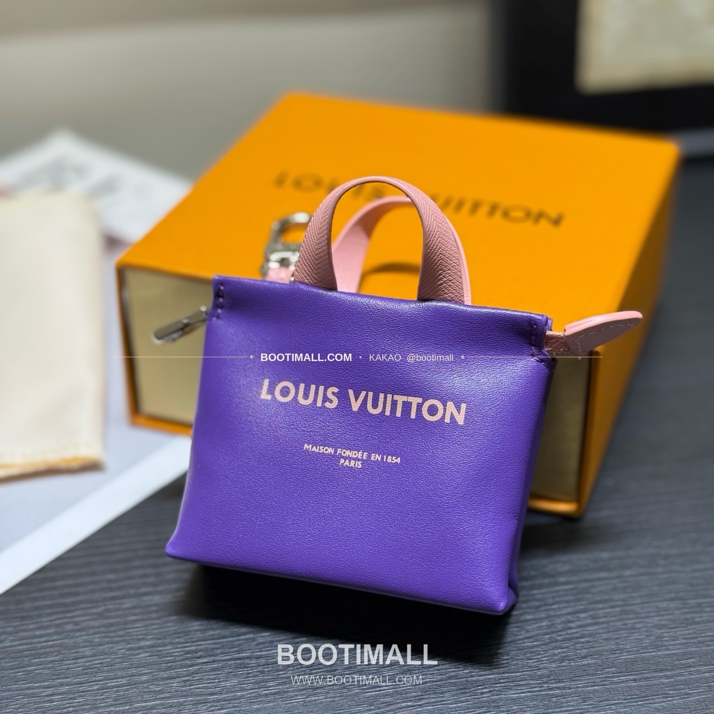 루이비통 Mini Shopper 레더 로고 체인 참 Louis Vuitton Mini Shopper Leather Logo Chain Charm M02699 9cm 4