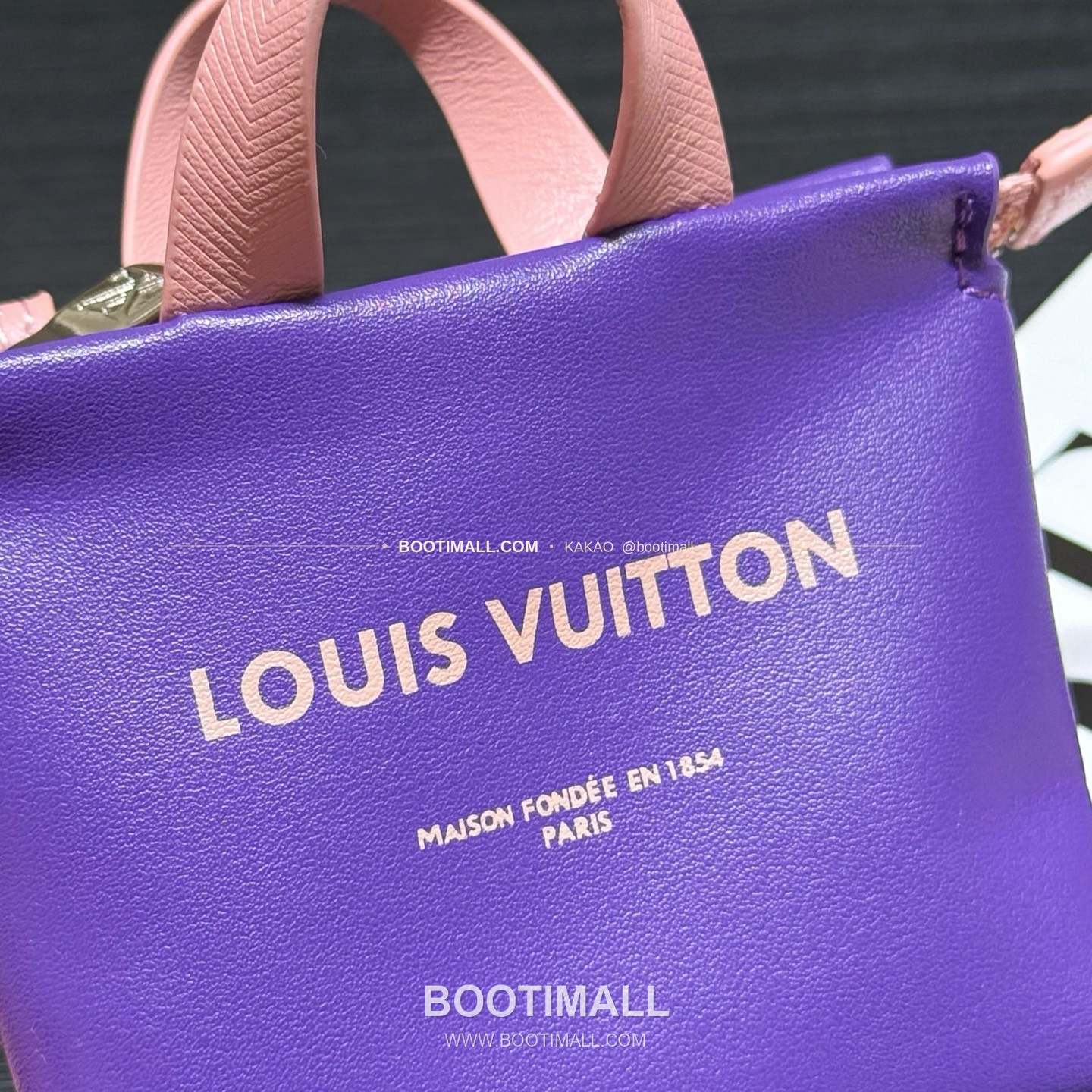 루이비통 Mini Shopper 레더 로고 체인 참 Louis Vuitton Mini Shopper Leather Logo Chain Charm M02699 9cm 9