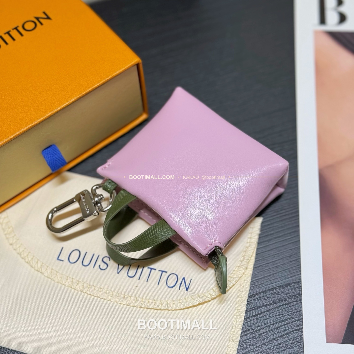 루이비통 Mini Shopper 레더 로고 체인 참 Louis Vuitton Mini Shopper Leather Logo Chain Charm M02699 9cm 6