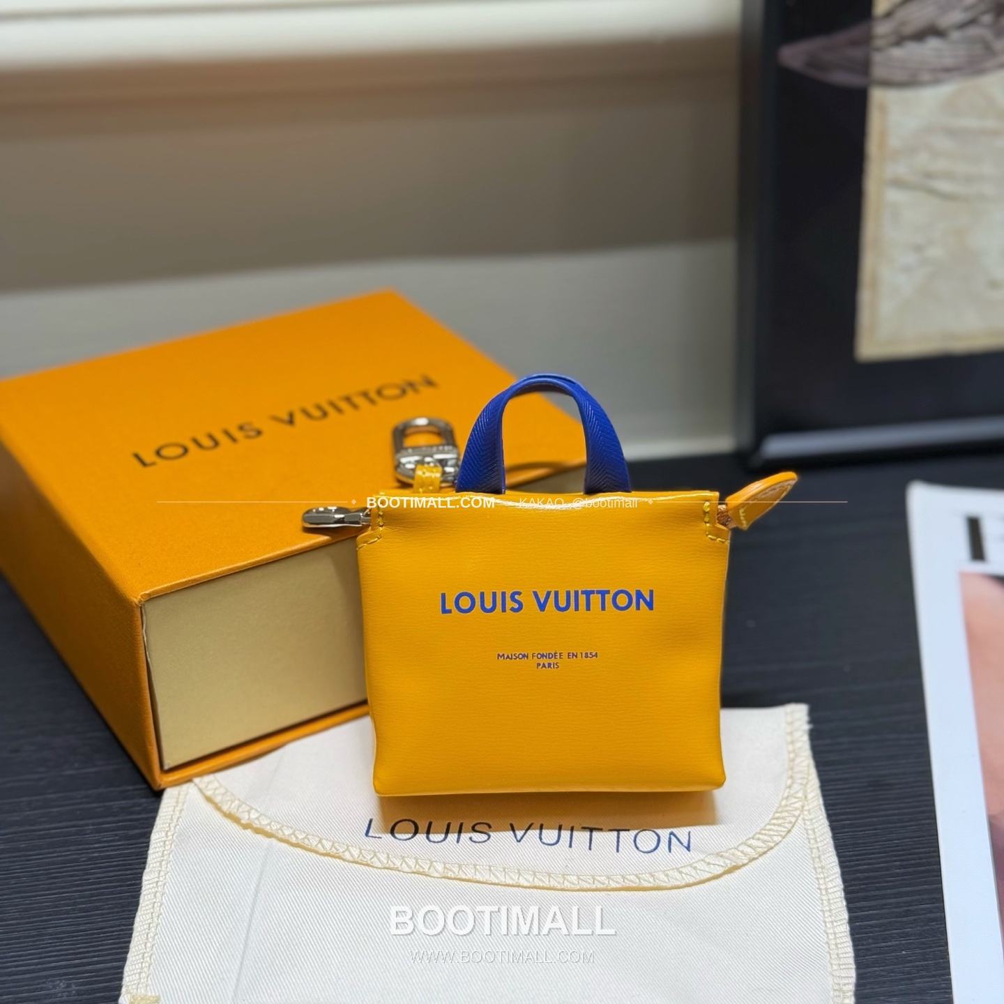 루이비통 Mini Shopper 레더 로고 체인 참 Louis Vuitton Mini Shopper Leather Logo Chain Charm M02699 9cm 2