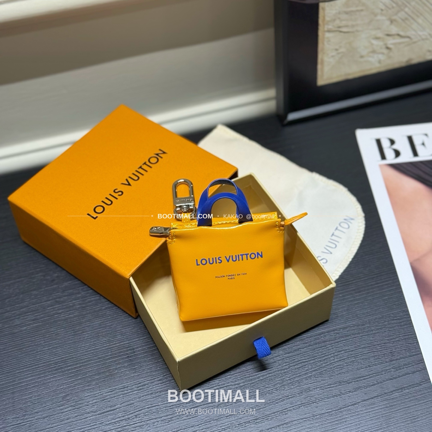 루이비통 Mini Shopper 레더 로고 체인 참 Louis Vuitton Mini Shopper Leather Logo Chain Charm M02699 9cm 3