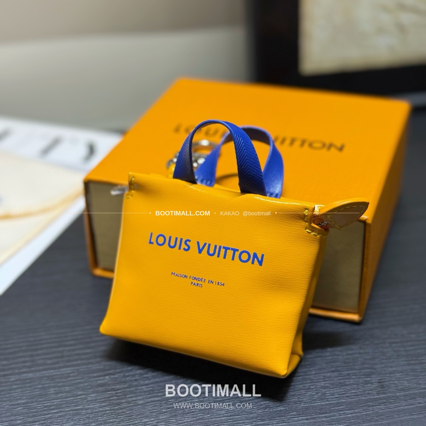 루이비통 Mini Shopper 레더 로고 체인 참 Louis Vuitton Mini Shopper Leather Logo Chain Charm M02699 9cm 4