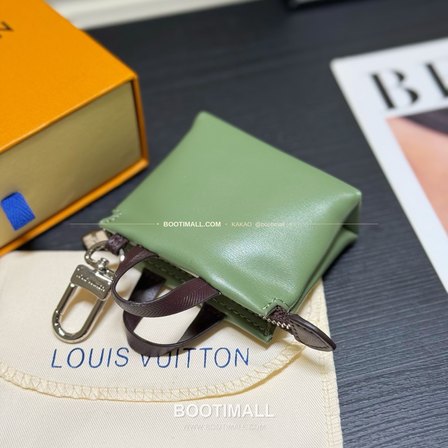 루이비통 Mini Shopper 레더 로고 체인 참 Louis Vuitton Mini Shopper Leather Logo Chain Charm M02699 9cm 6