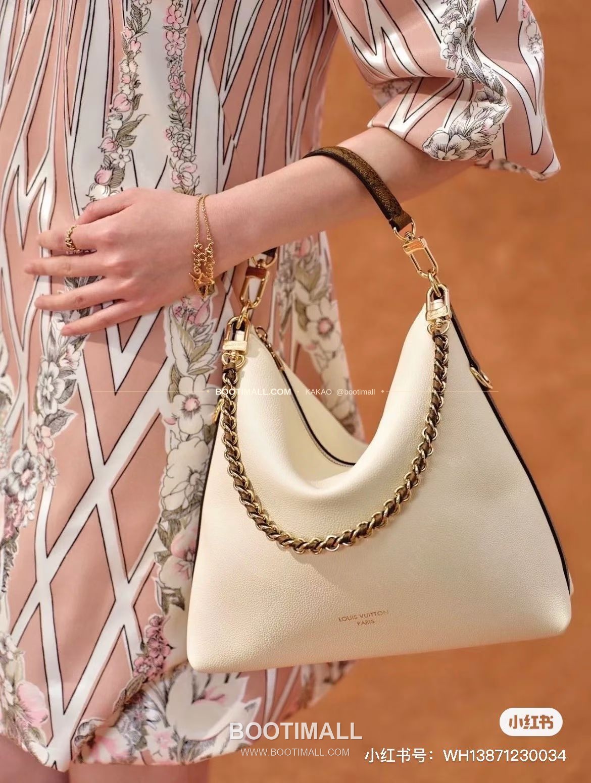 루이비통 Multipass 카프스킨 로고 화이트 숄더백 Louis Vuitton Multipass Fabric Logo White Shoulder Bag M29094 30cm 2