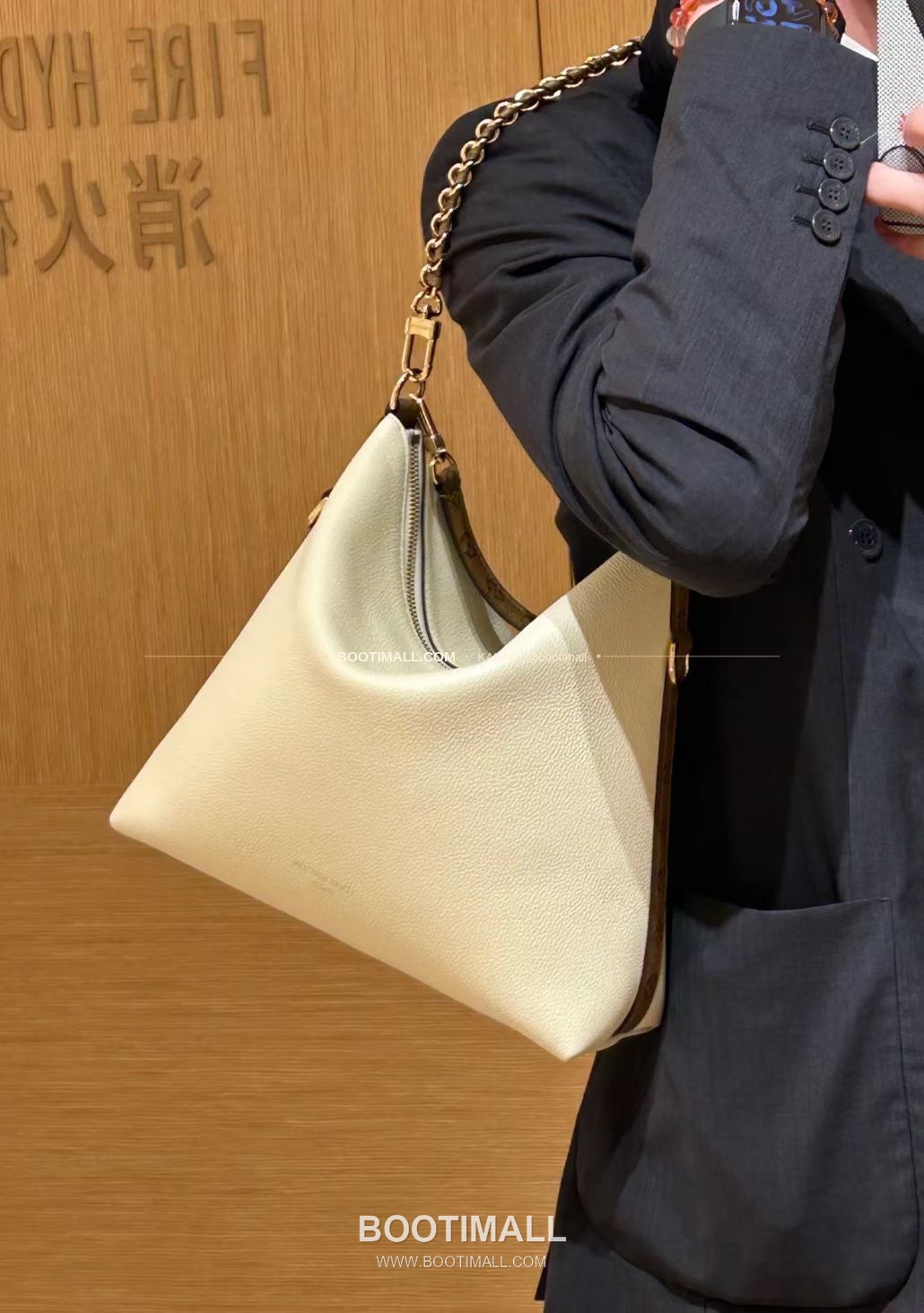 루이비통 Multipass 카프스킨 로고 화이트 숄더백 Louis Vuitton Multipass Fabric Logo White Shoulder Bag M29094 30cm 4