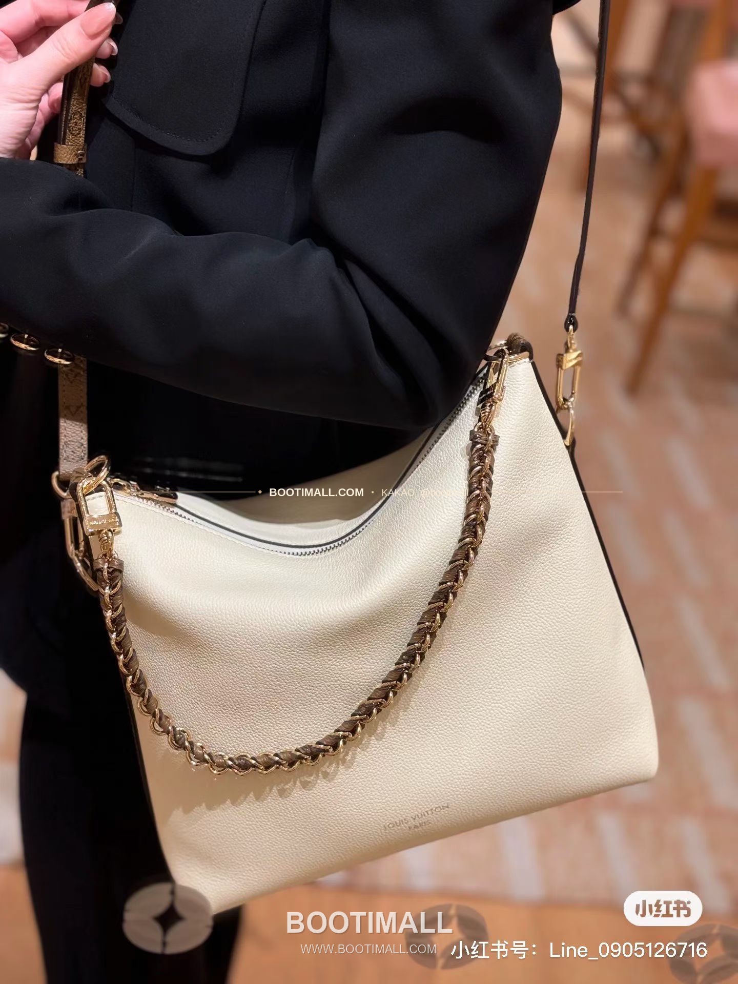 루이비통 Multipass 카프스킨 로고 화이트 숄더백 Louis Vuitton Multipass Fabric Logo White Shoulder Bag M29094 30cm 5